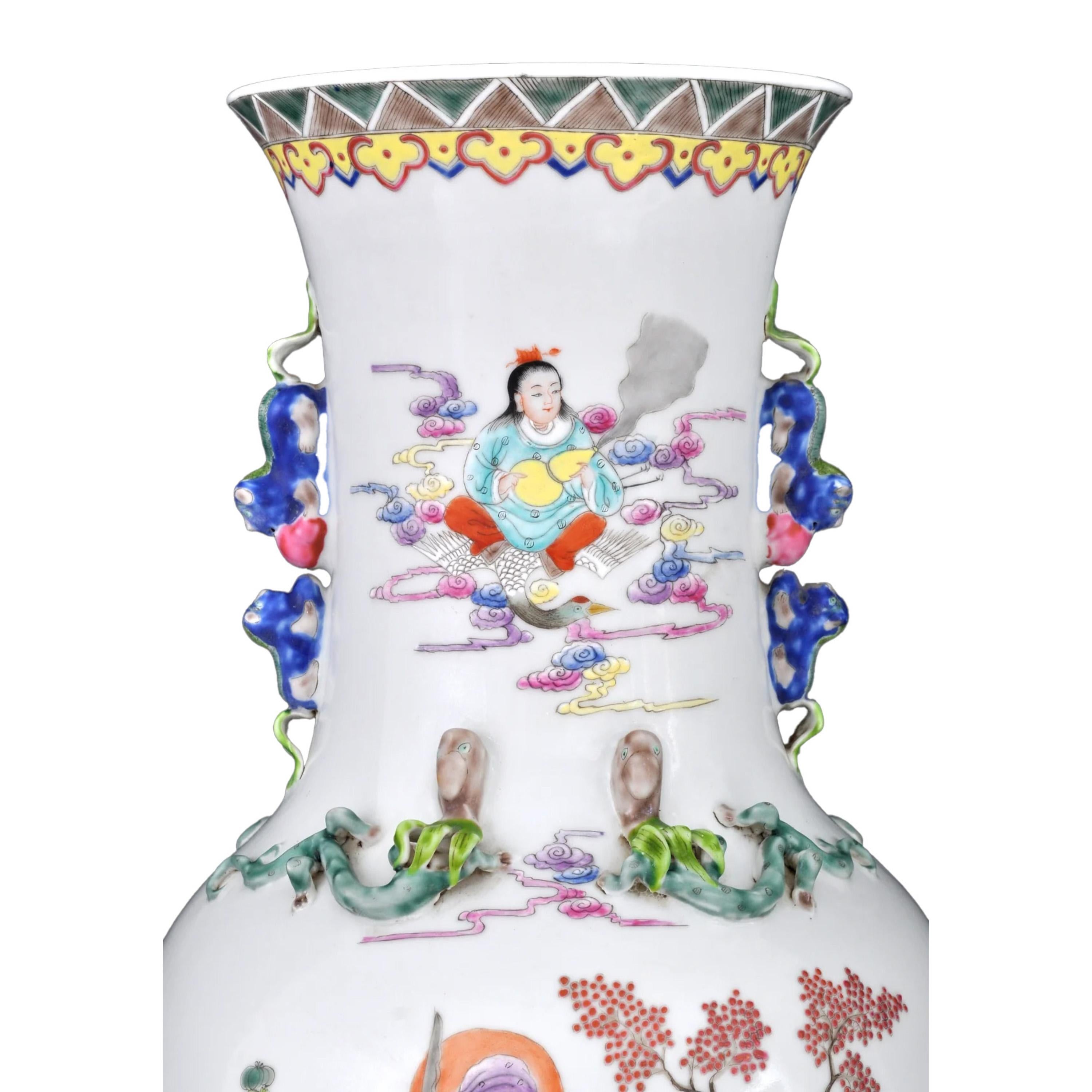 Pareja monumental Jarrones antiguos de porcelana rosa de la dinastía Qing china 1900 Pintado a mano en venta