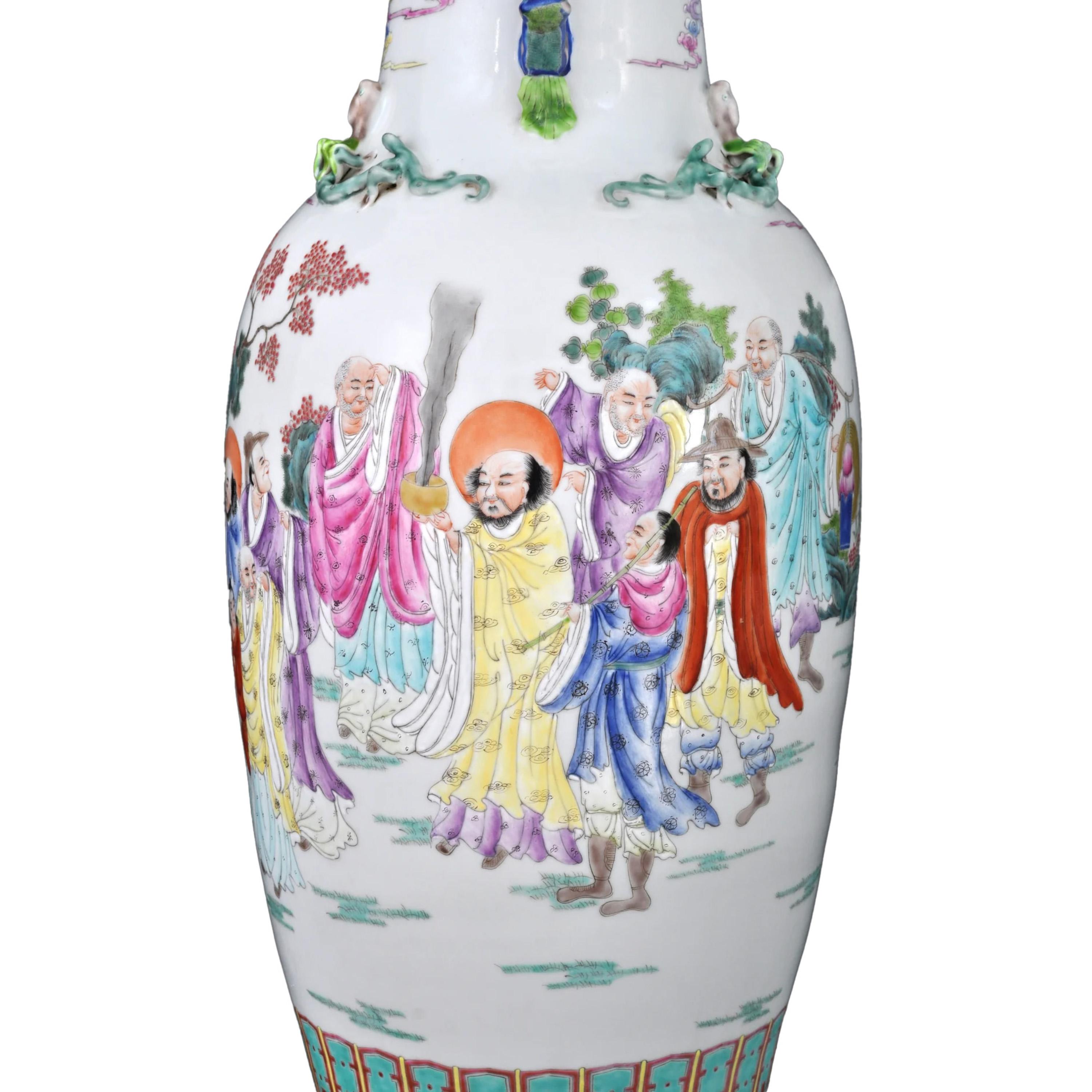 Pareja monumental Jarrones antiguos de porcelana rosa de la dinastía Qing china 1900 principios del siglo XX en venta