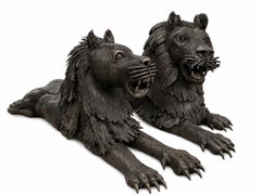 Monumentales Paar Bronzelöwen aus den Graslandschaften Kameruns in Afrika