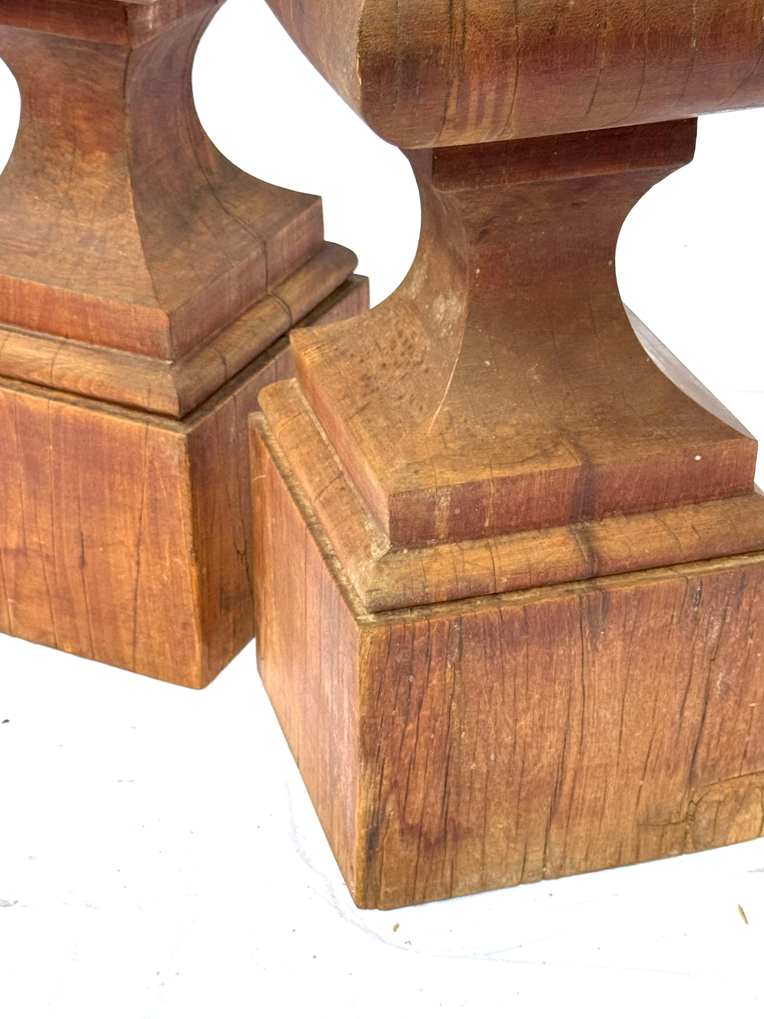 Metà XIX secolo Coppia monumentale di terminali architettonici Coloni brasiliani dell'inizio del 19° secolo in vendita