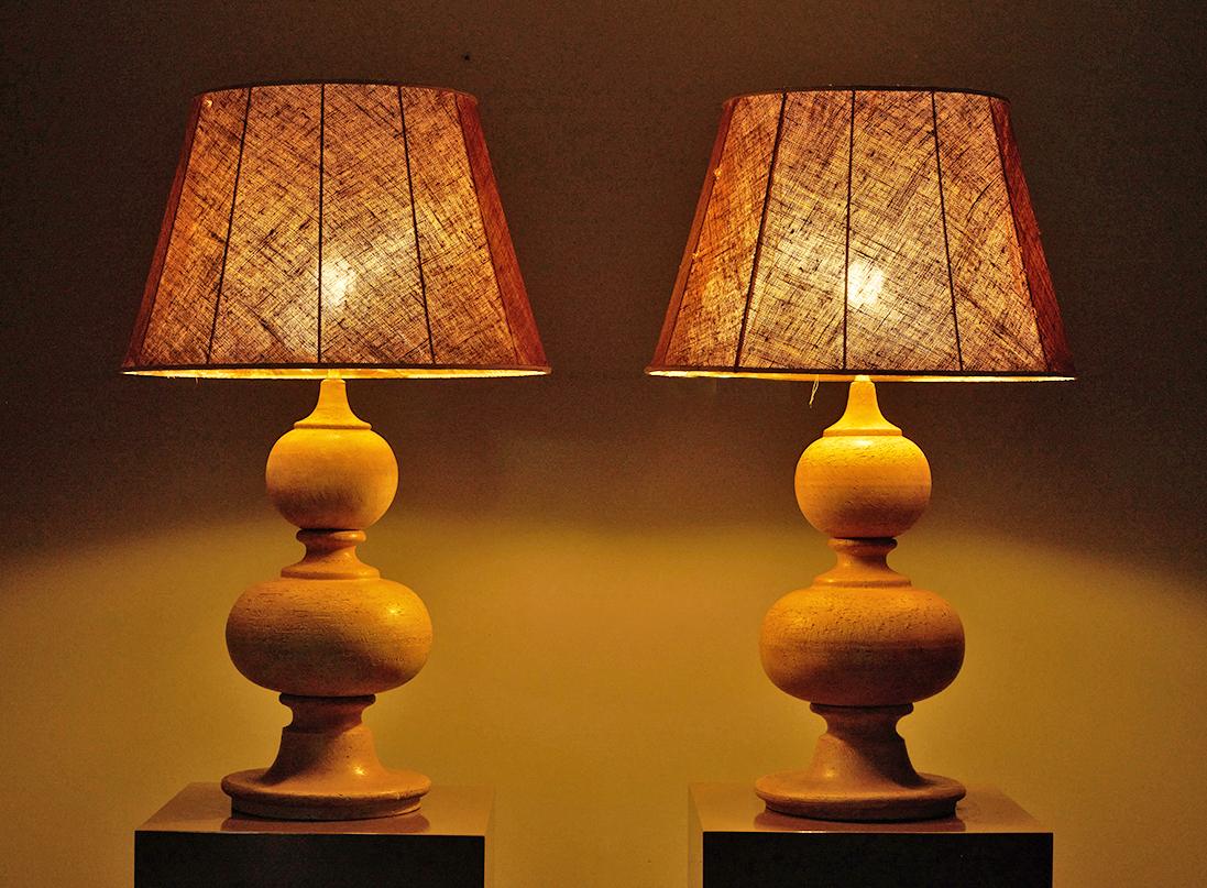 Monumentales Paar italienische Keramiklampen aus Steingut von Ugo Zaccagnini  (Organische Moderne) im Angebot