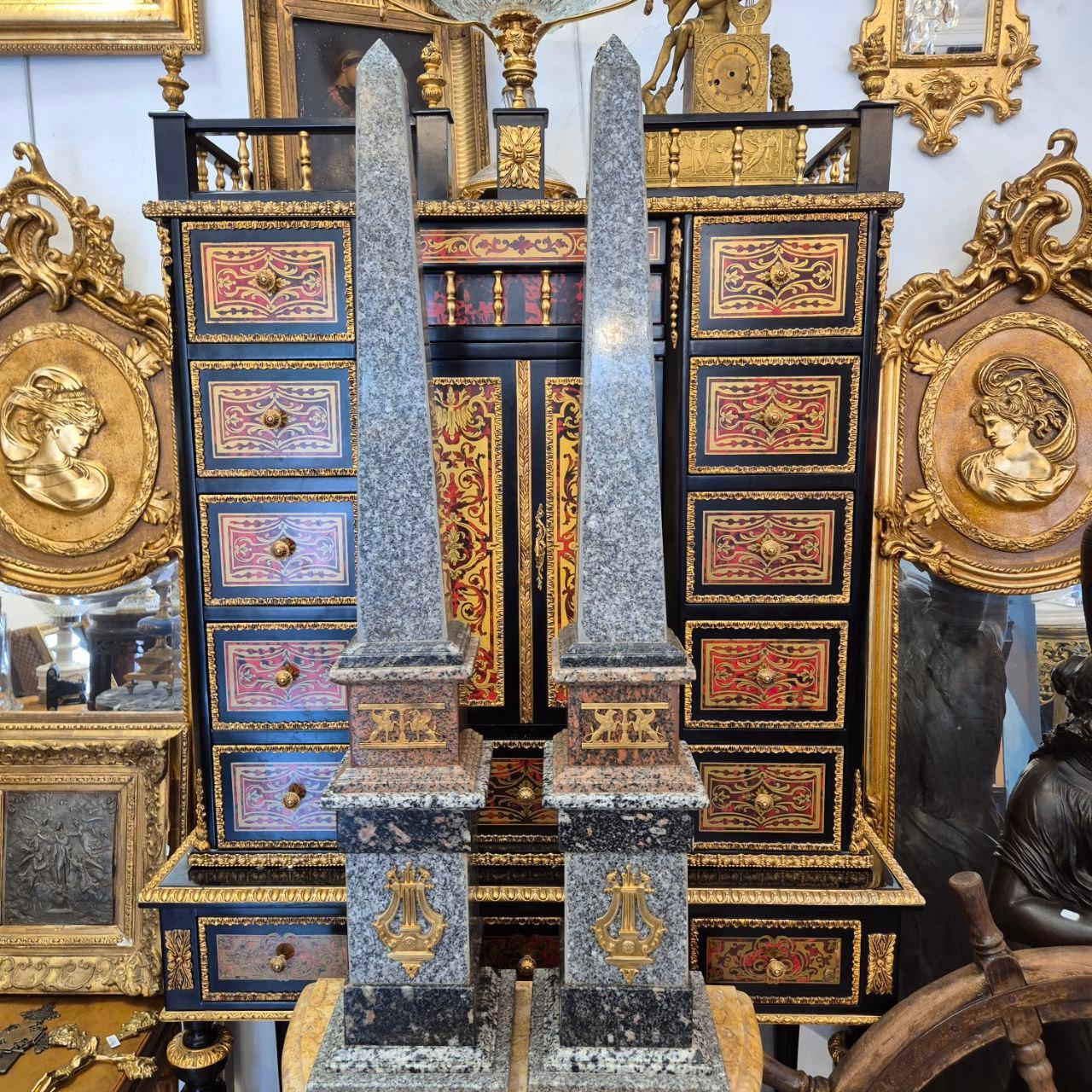 Napoleon III Monumental pair of Empire style porphyry and bronze obelisks, 19th century For Sale
