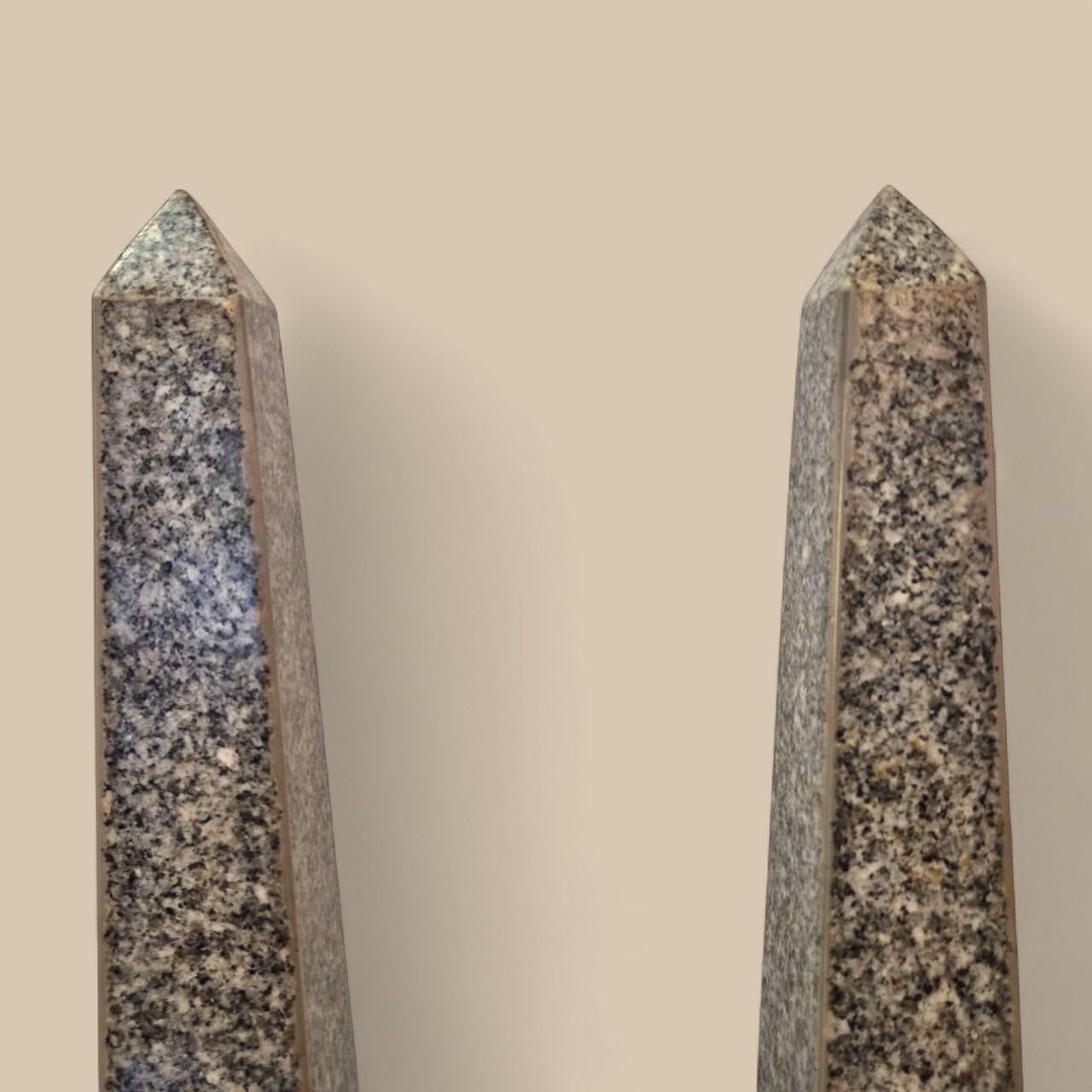 Monumental pair of Empire style porphyry and bronze obelisks, 19th century For Sale 1