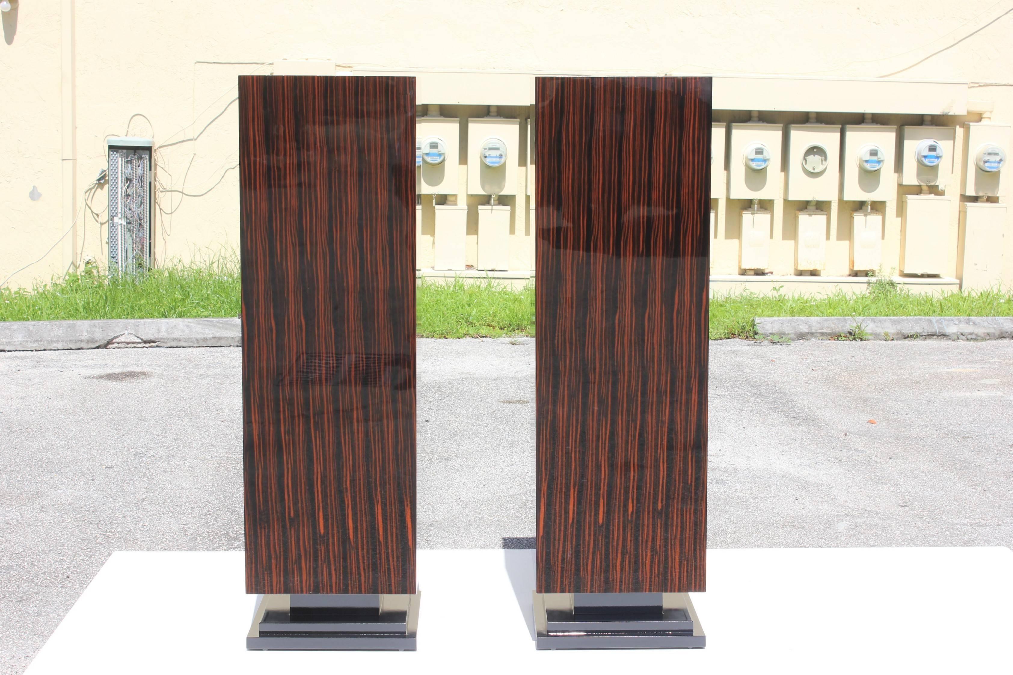 Monumental Pair of French Art Deco Exotic Macassar Ebony Pedestals, 1940s In Excellent Condition In Hialeah, FL