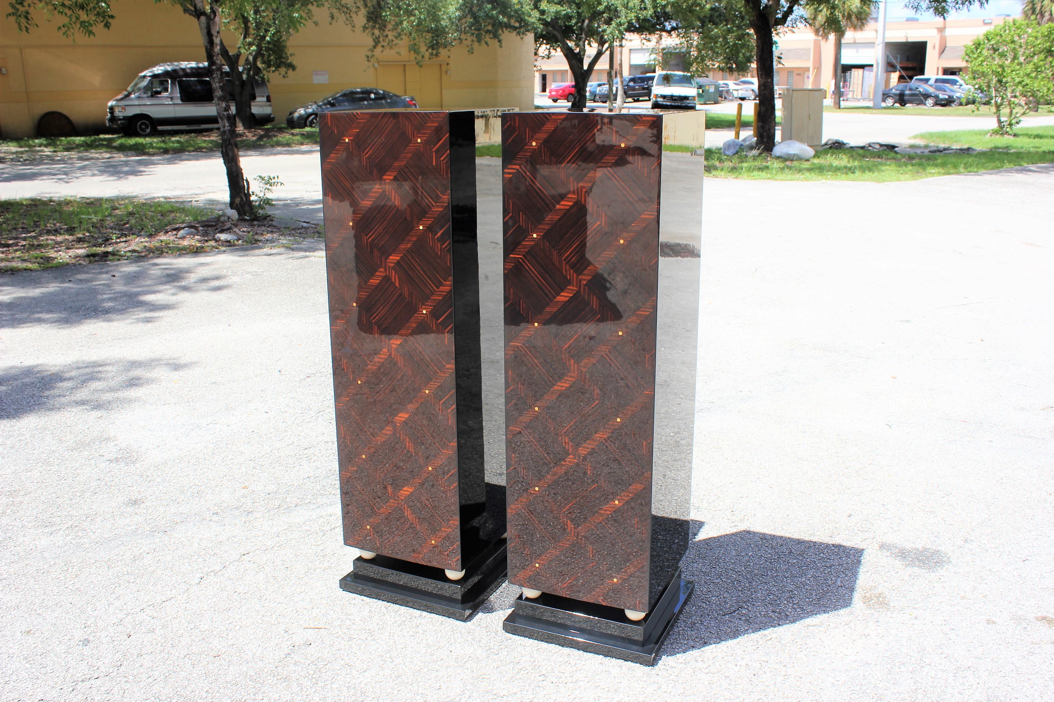 Monumental Pair of French Exotic Macassar Ebony Pedestals MOP Accents In Excellent Condition For Sale In Hialeah, FL