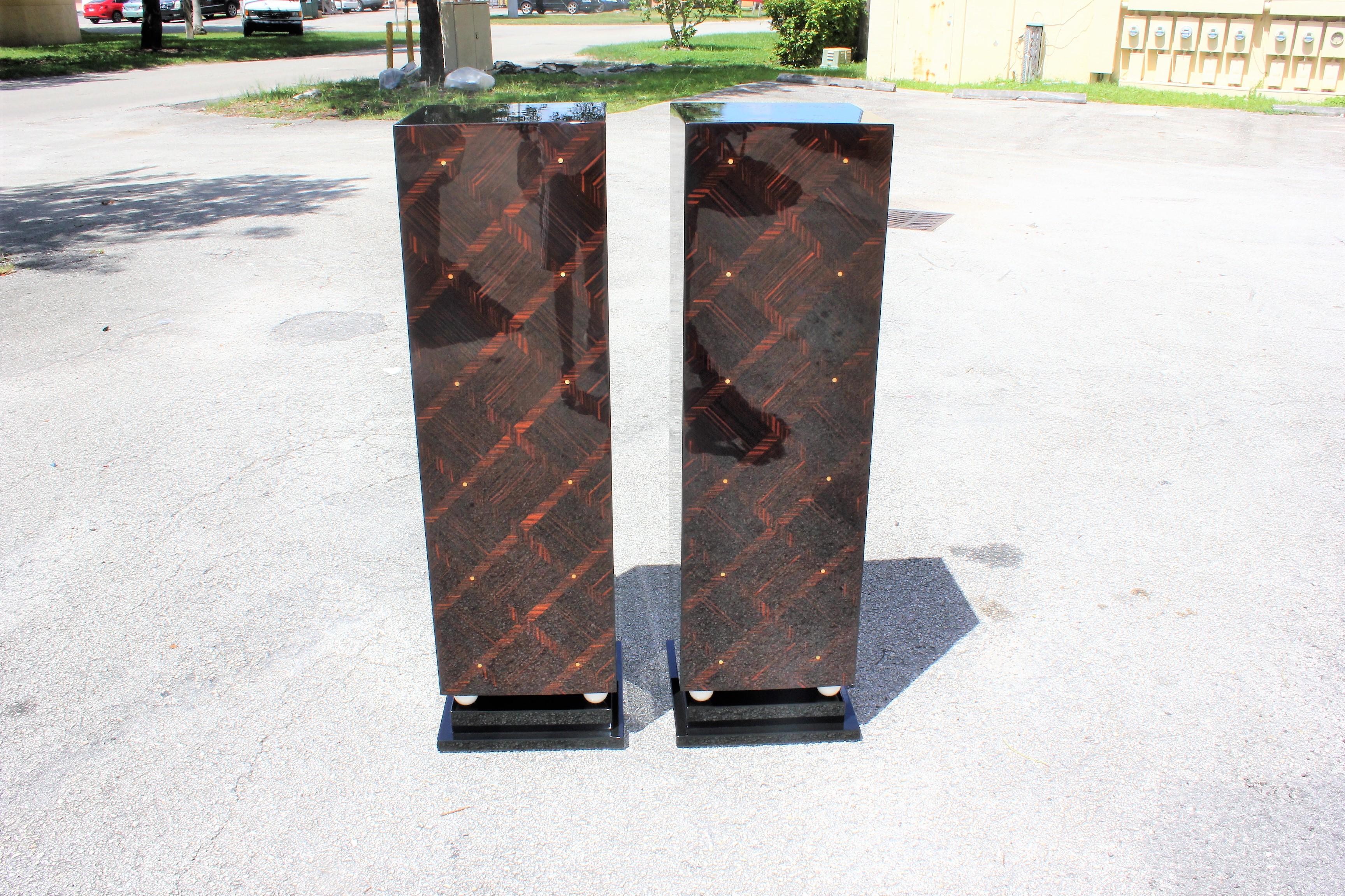 Monumental Pair of French Exotic Macassar Ebony Pedestals MOP Accents For Sale 2