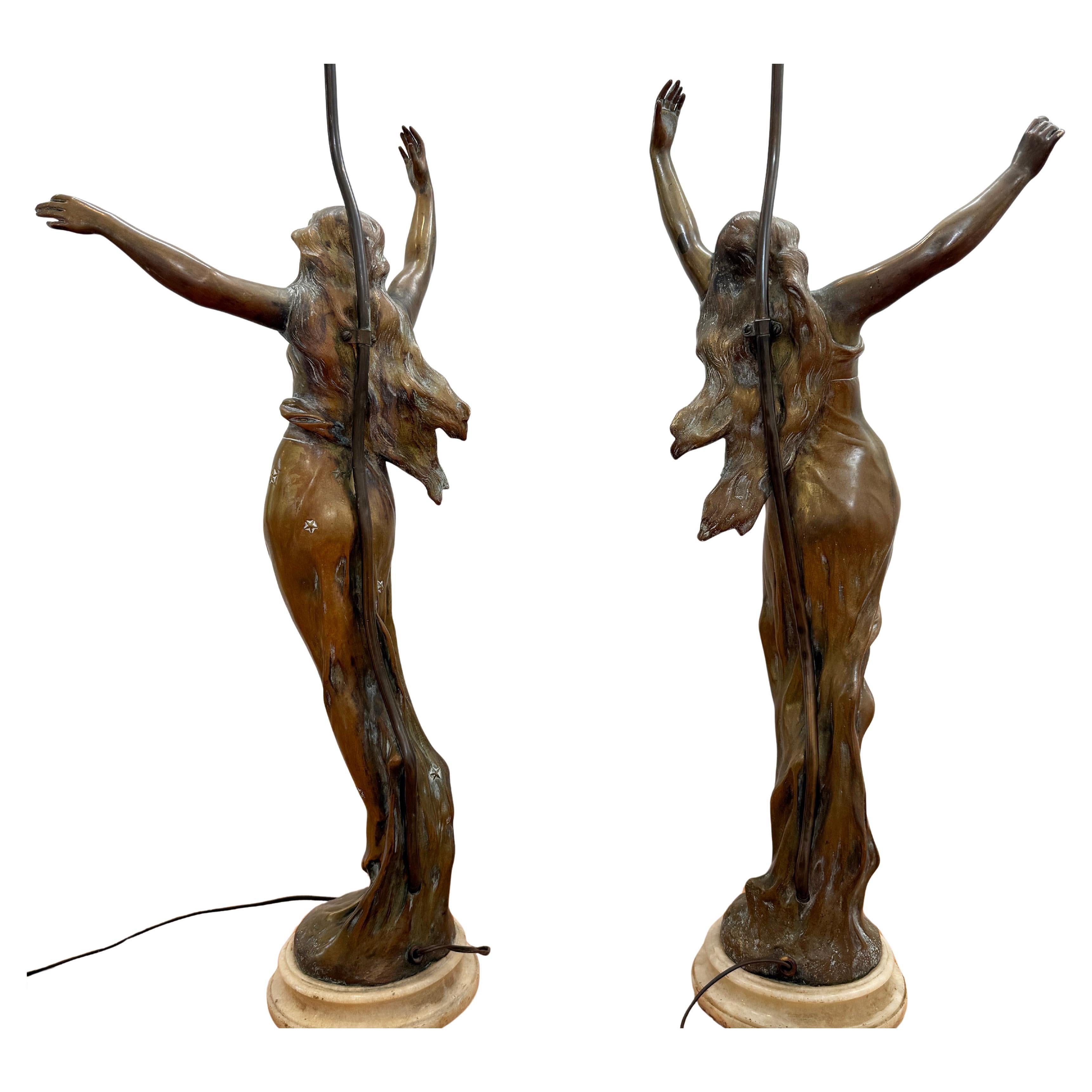 Monumentales Paar französischer Jugendstil-Figurenlampen, CIRCA 1900 im Angebot 1