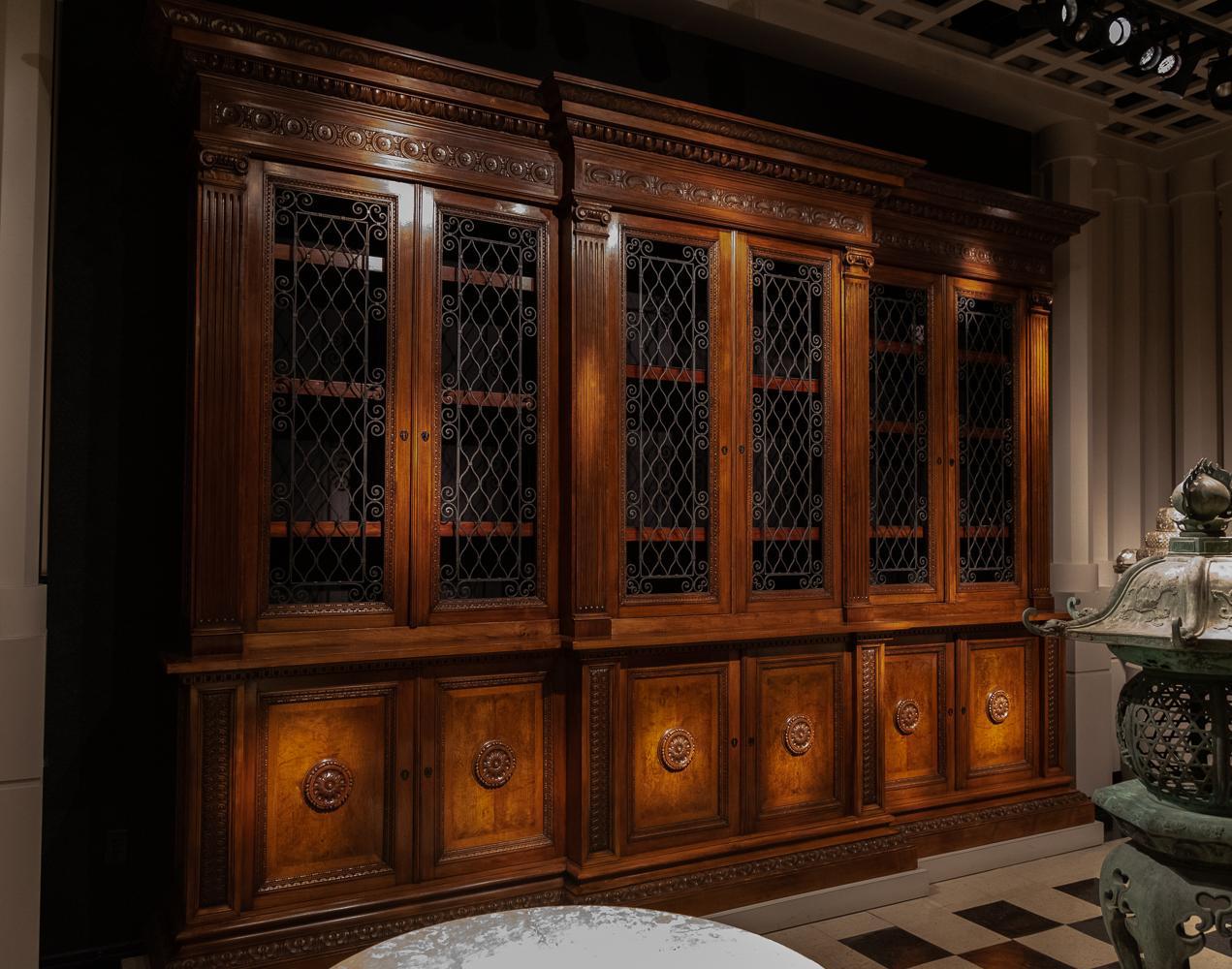 Monumental Pair of French Carved Walnut Biblioteques In Good Condition In Dallas, TX