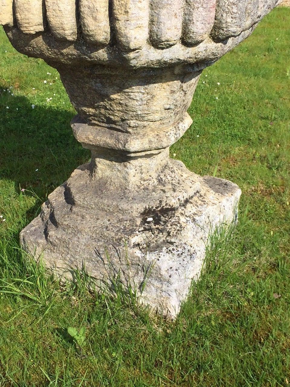 Monumental Pair of French Louis XIV Style Stone Urns, 20th Century France For Sale 1