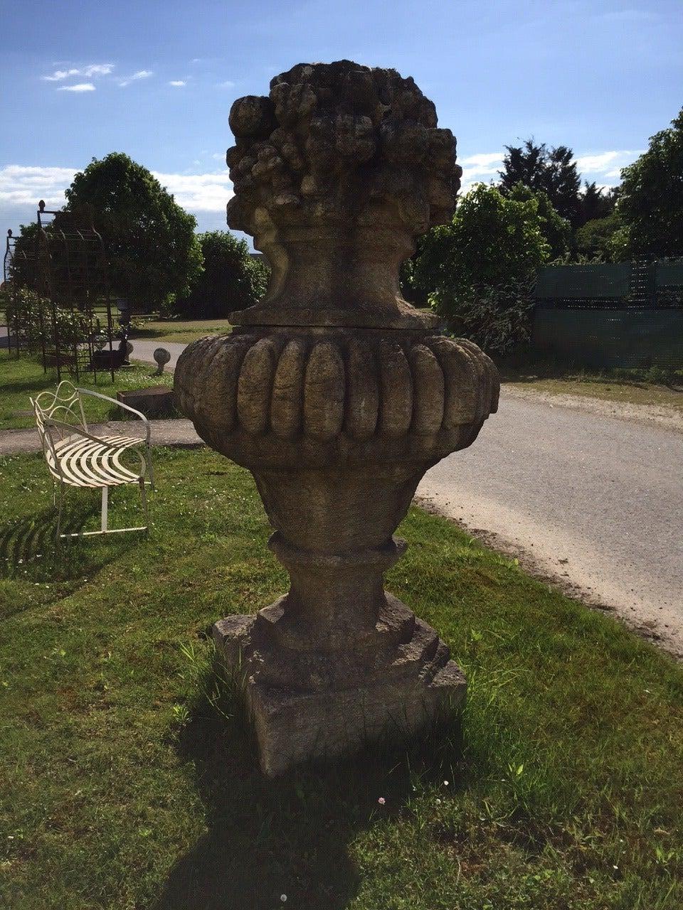 Monumental Pair of French Louis XIV Style Stone Urns, 20th Century France For Sale 2