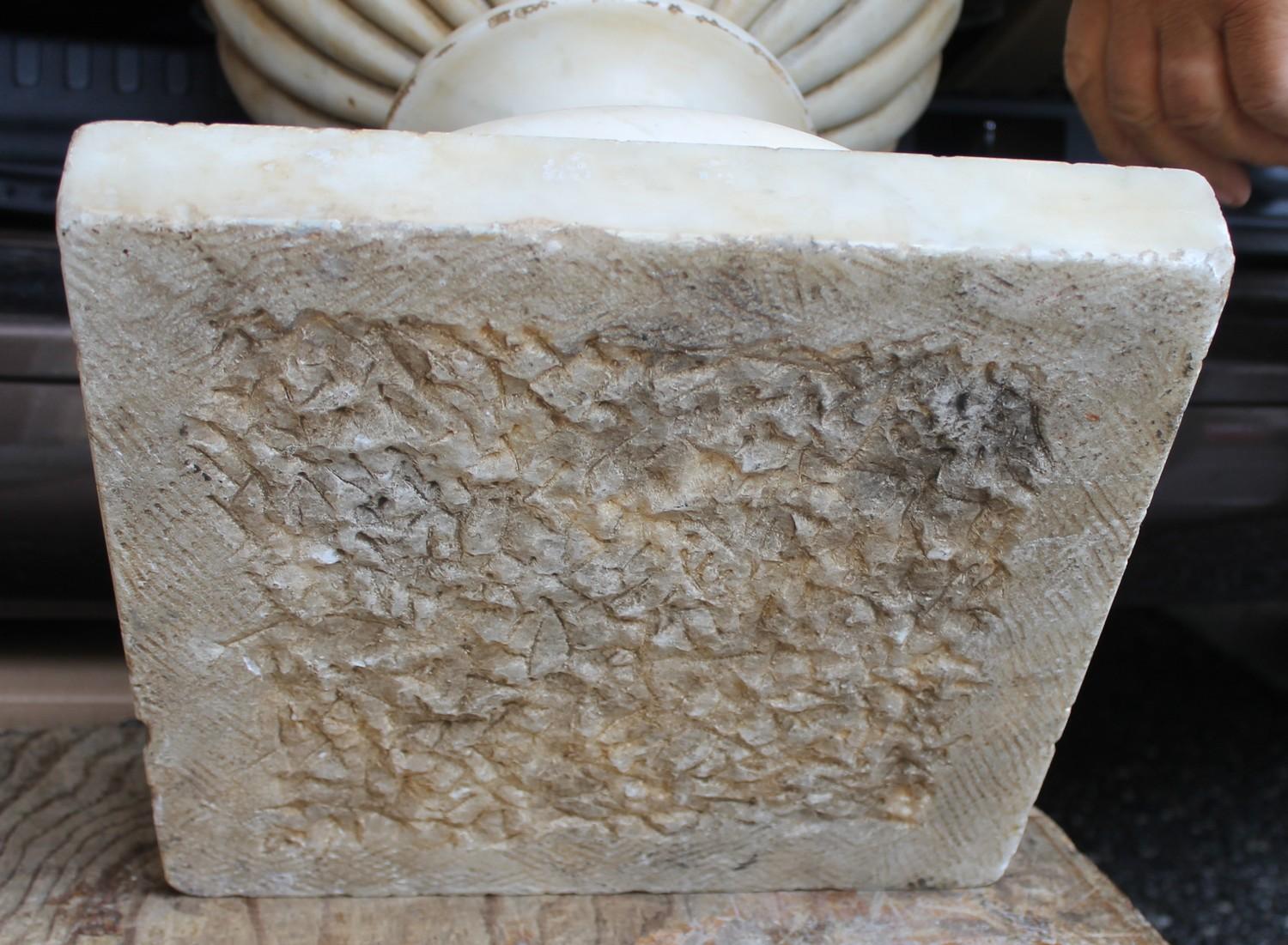 Antique 18th Century Italian Neoclassical Carrara Marble Urn Vases on Pedestals 11