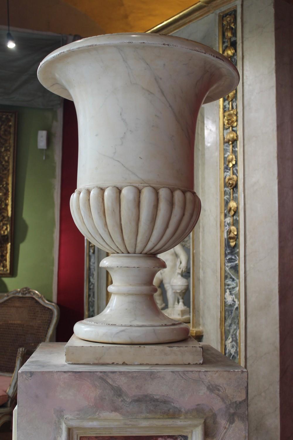 Antique 18th Century Italian Neoclassical Carrara Marble Urn Vases on Pedestals 5