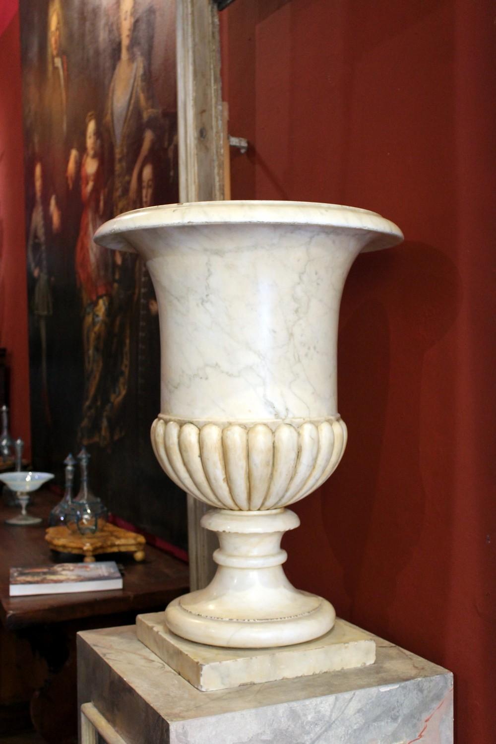 Antique 18th Century Italian Neoclassical Carrara Marble Urn Vases on Pedestals 1