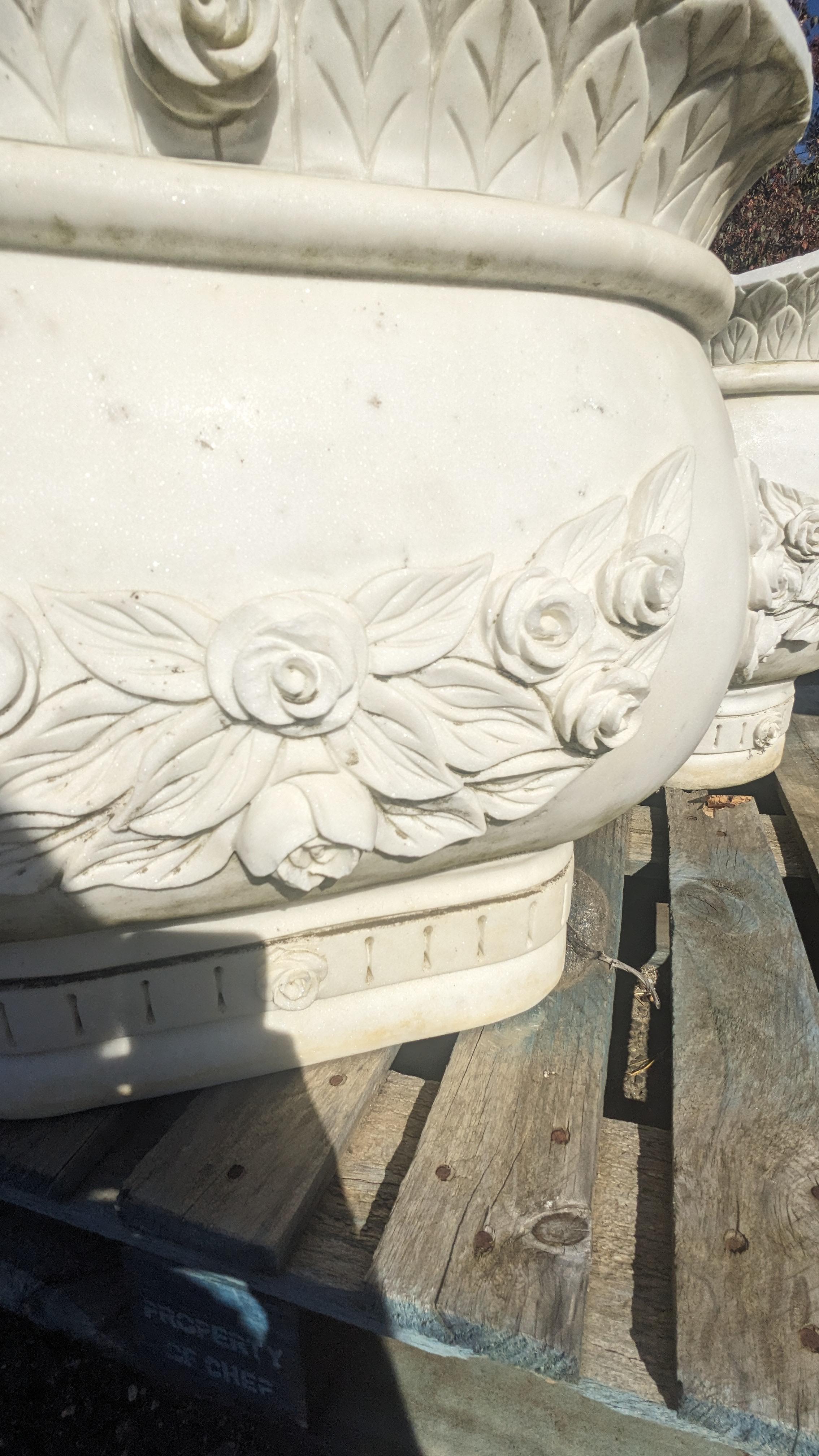 Coppia monumentale di fioriere da giardino in marmo rosa italiano Cache Pot 24