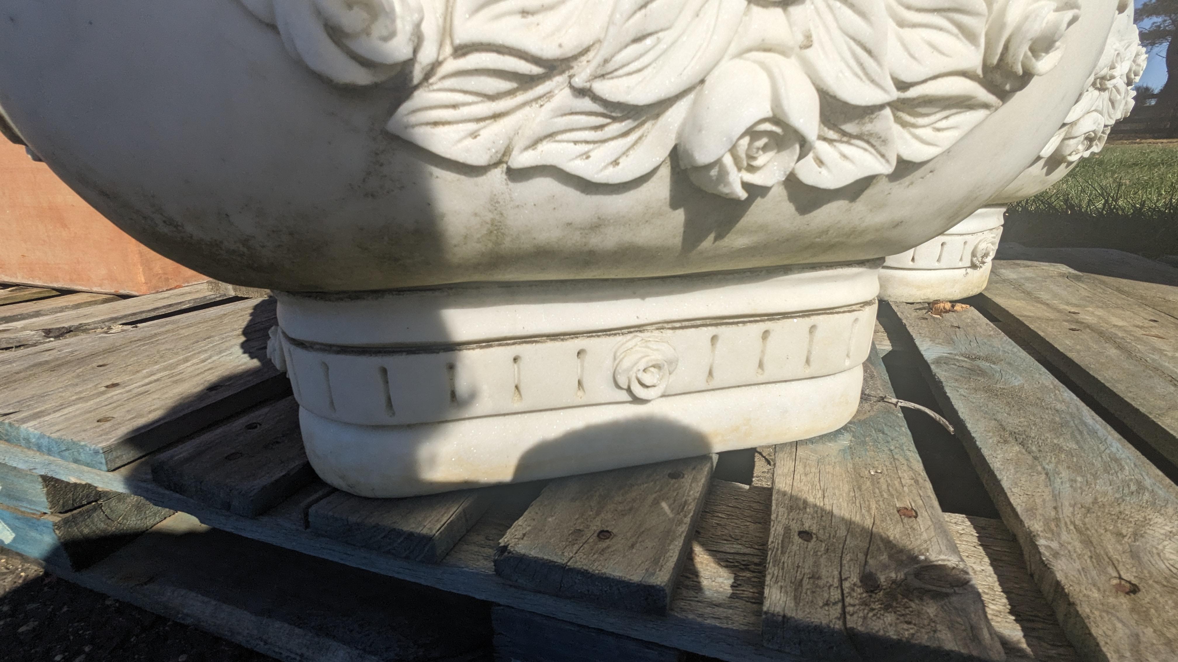 Coppia monumentale di fioriere da giardino in marmo rosa italiano Cache Pot 24