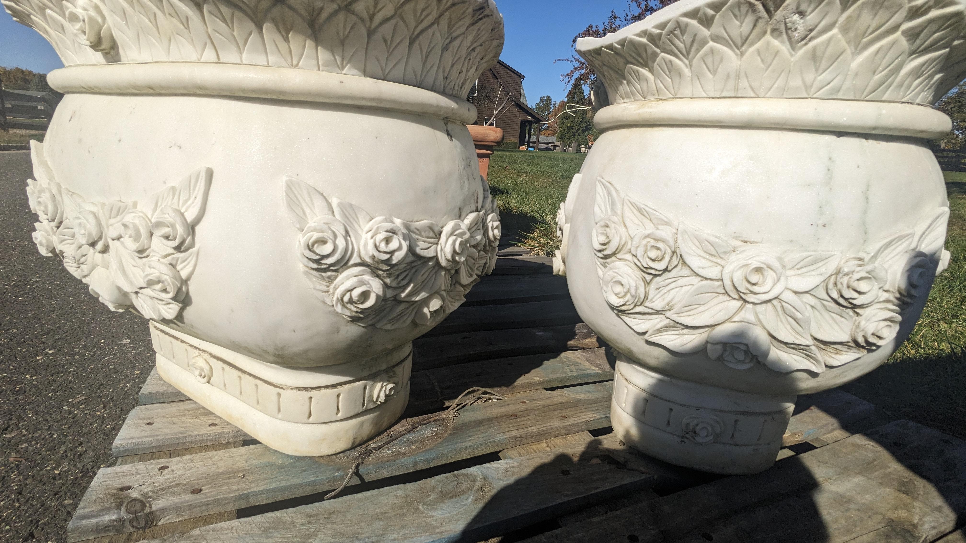 Coppia monumentale di fioriere da giardino in marmo rosa italiano Cache Pot 24