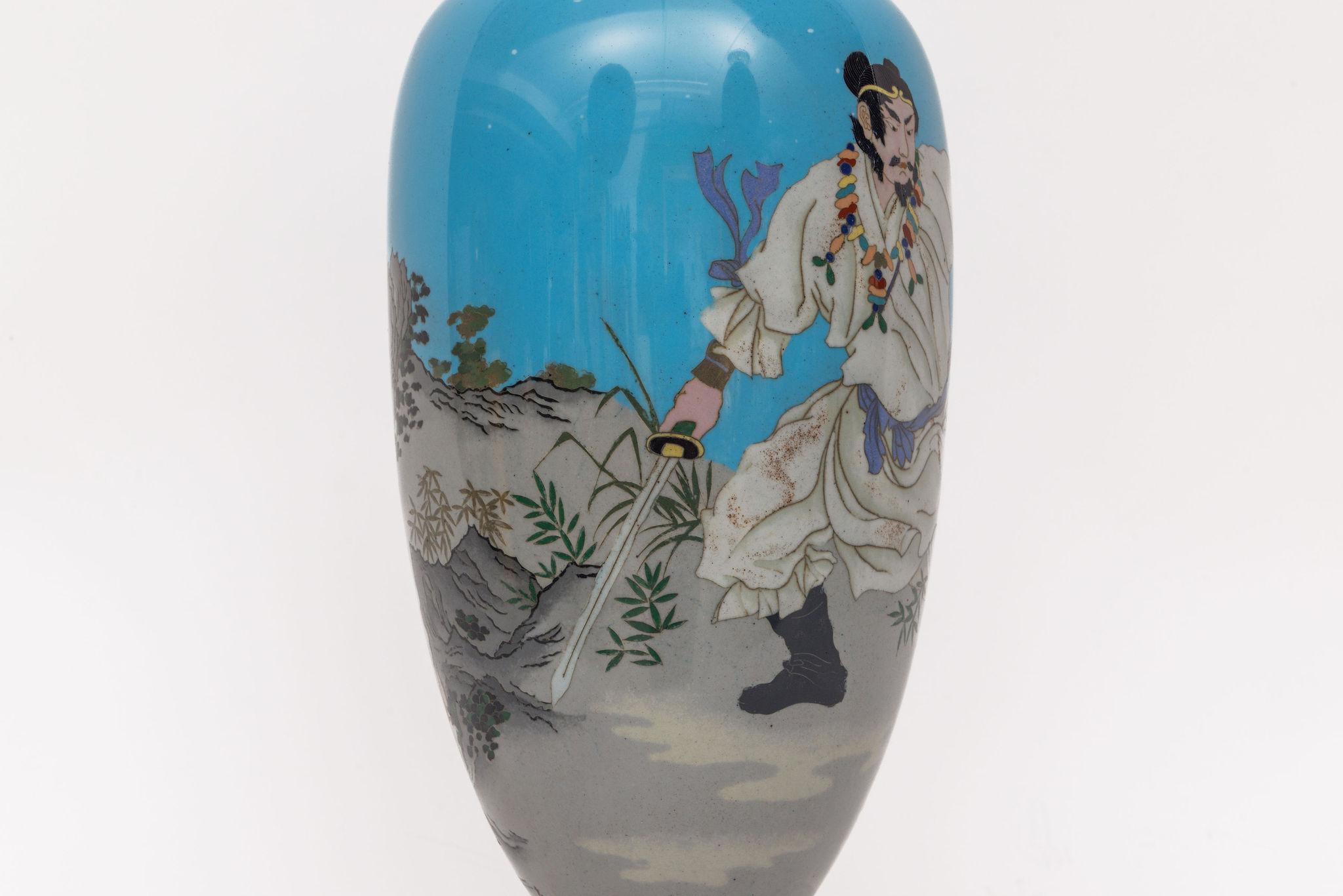 Monumentales Paar japanischer Cloisonné-Emaille-Vasen mit Kriegern, Ota Tamashiro im Angebot 1
