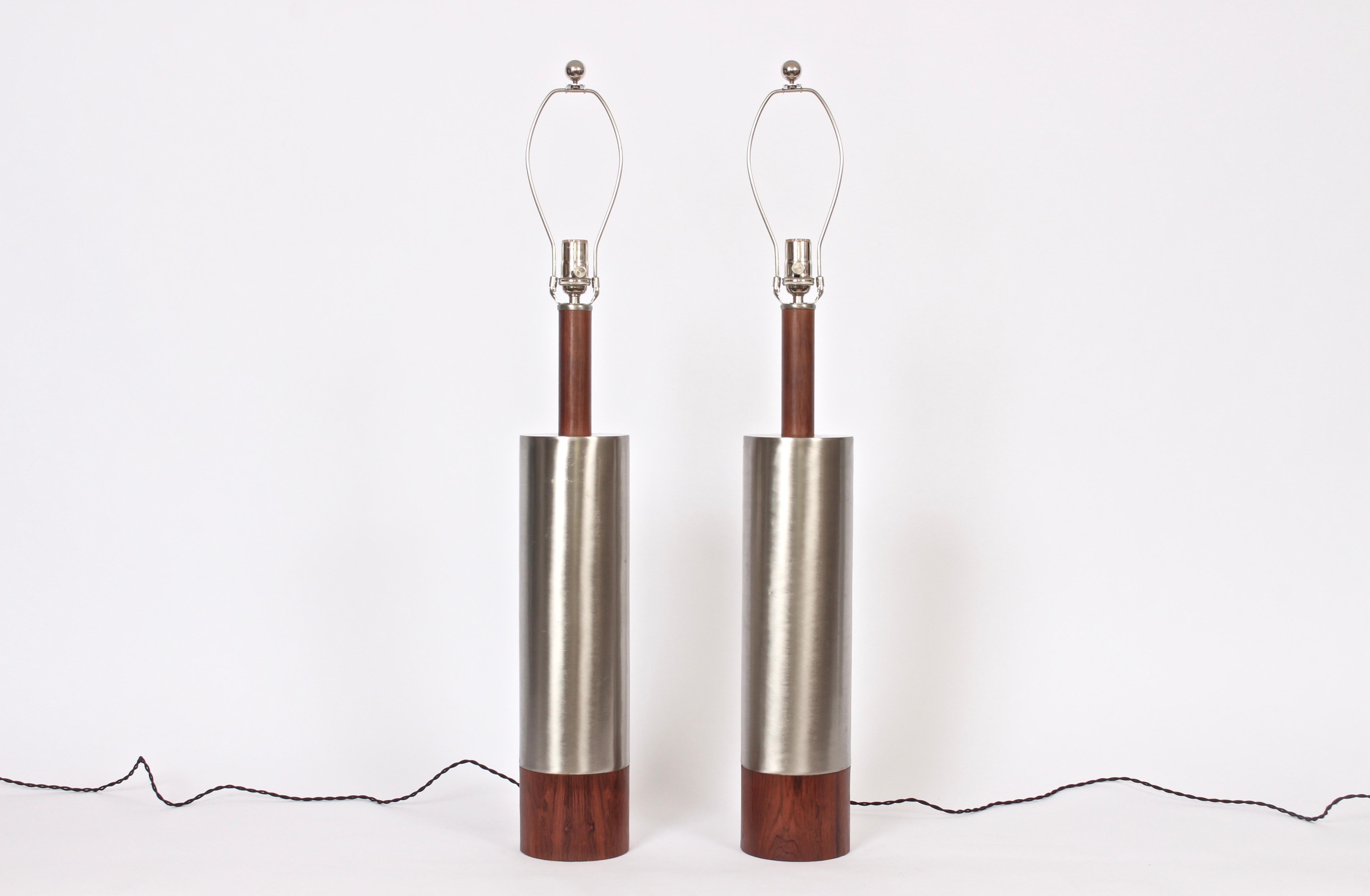 International Style Monumental Pair Laurel Lamp Co. Brushed Aluminum, Walnut Base Column Table Lamps For Sale