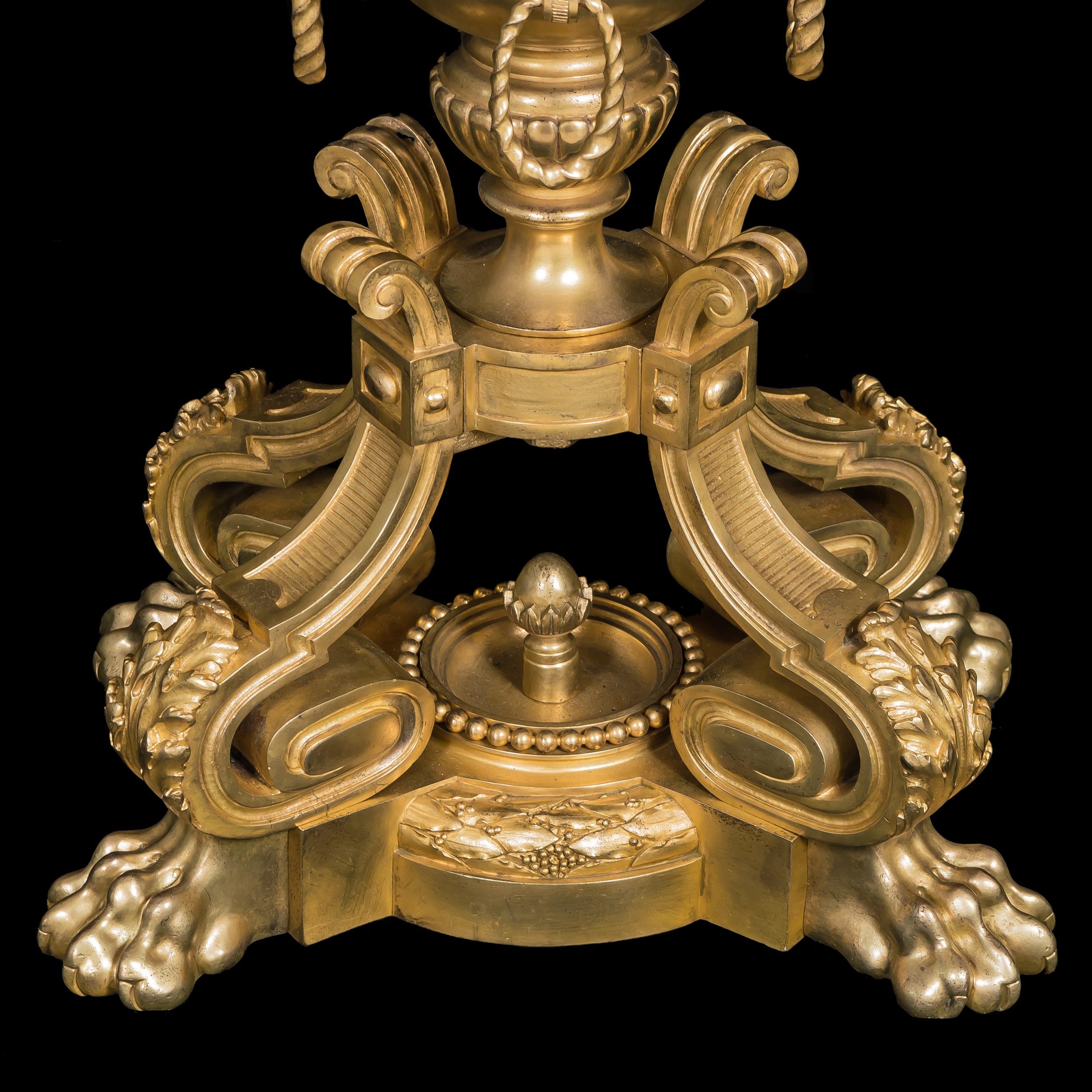 Paire monumentale de girandoles de style Louis XV en bronze doré et cristal de Baccarat en vente 2