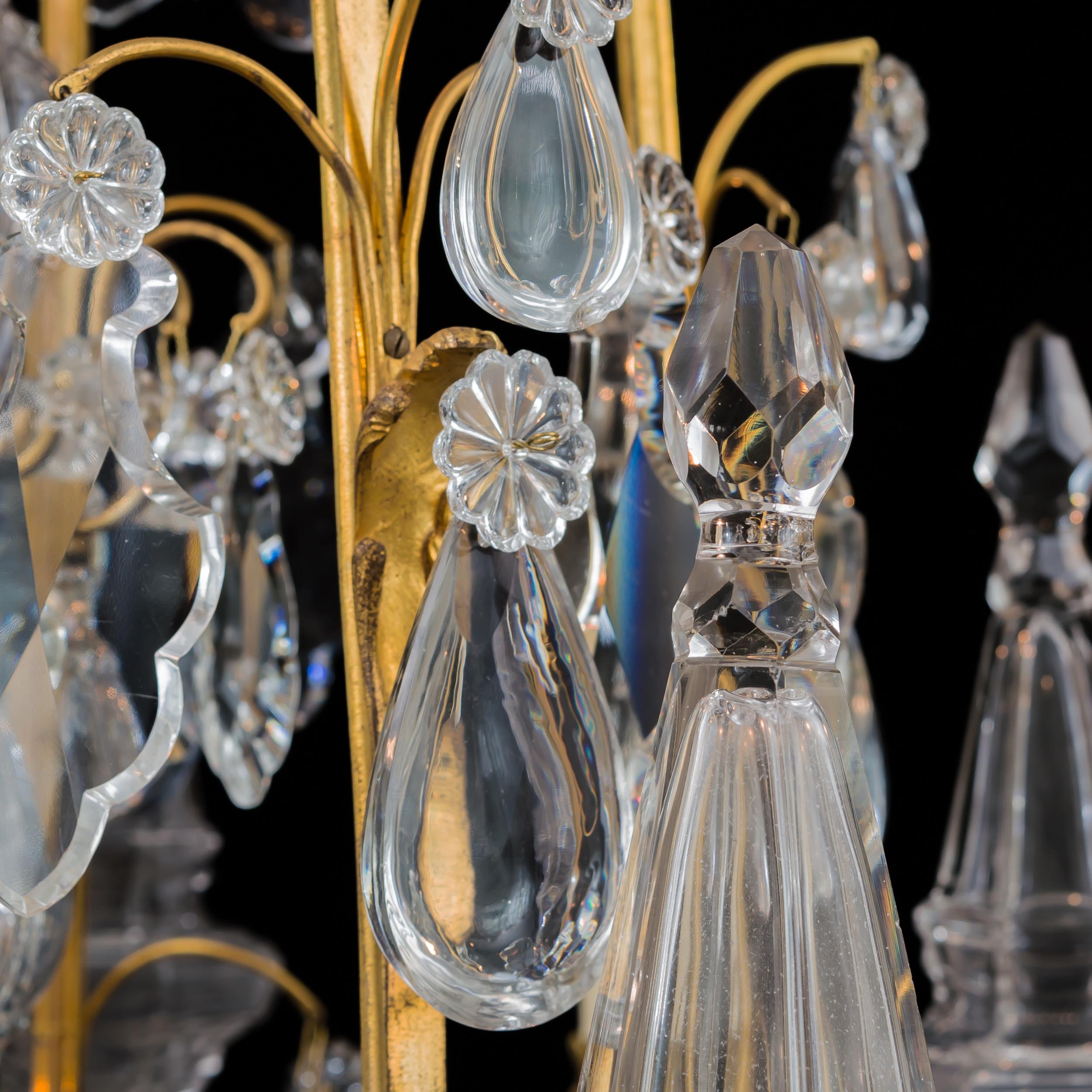 Paire monumentale de girandoles de style Louis XV en bronze doré et cristal de Baccarat en vente 3