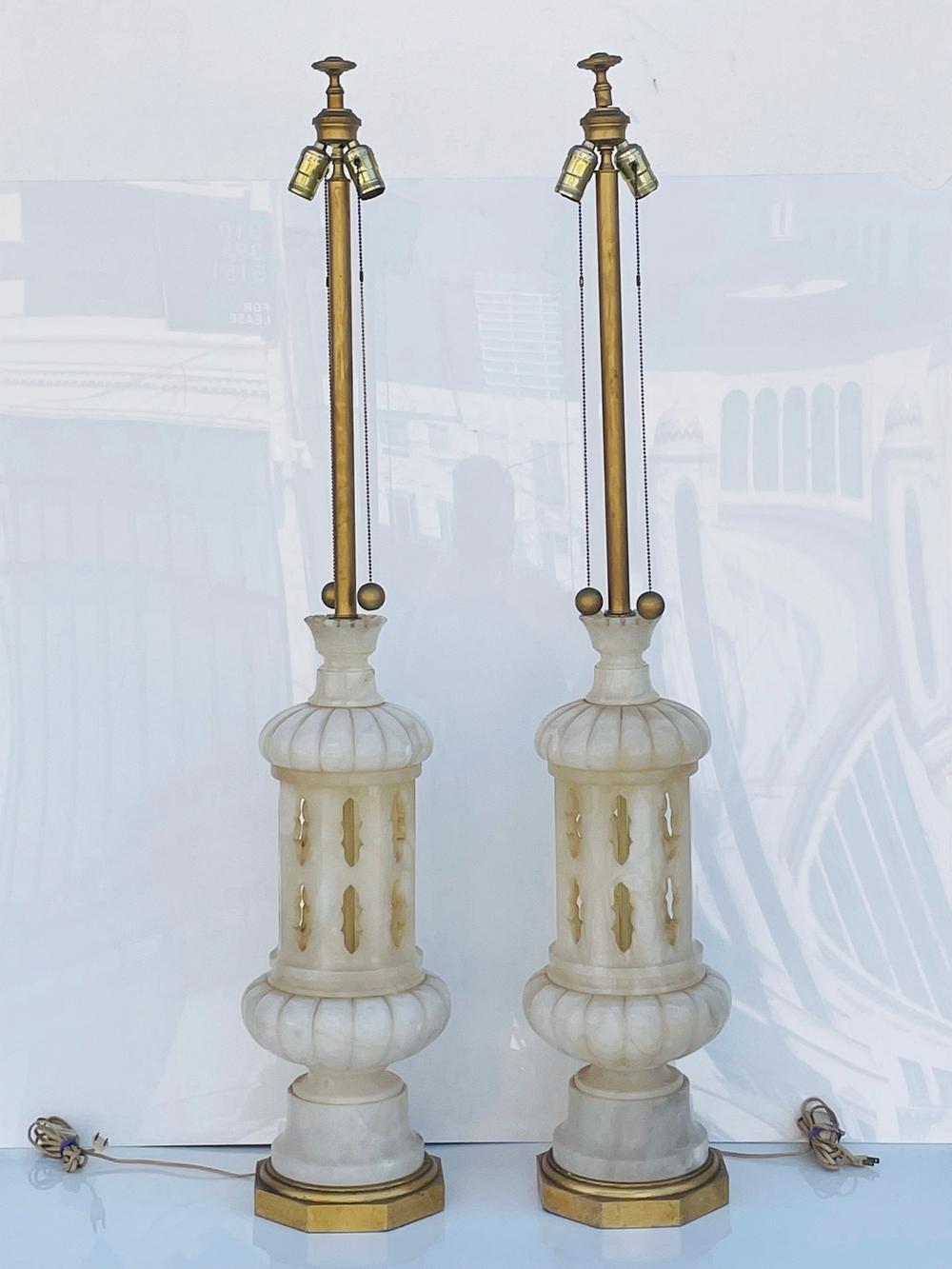 Mid-20th Century Monumental Pair of Marble Lamps Made in Italy For Sale