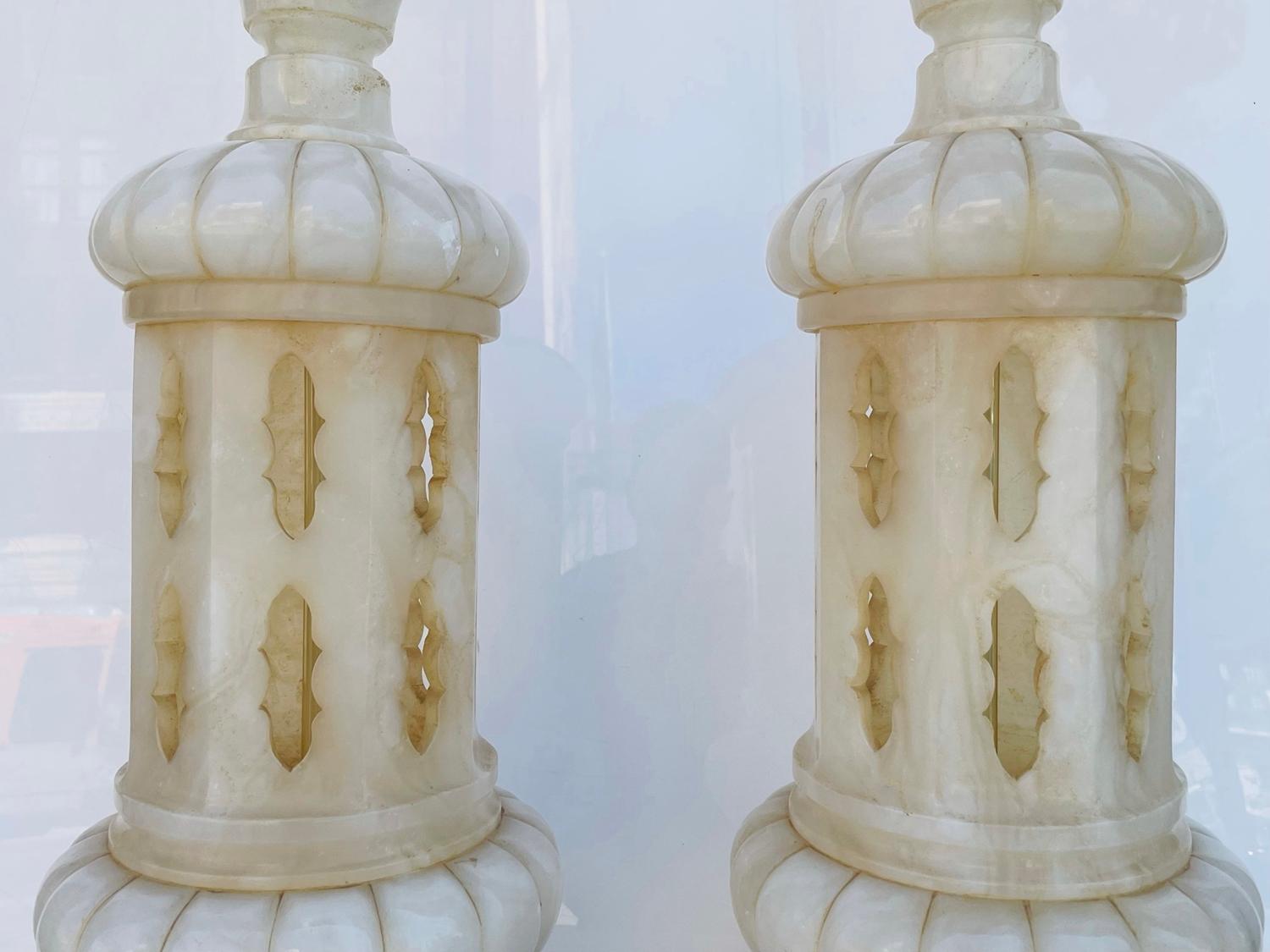 Monumental Pair of Marble Lamps Made in Italy For Sale 1