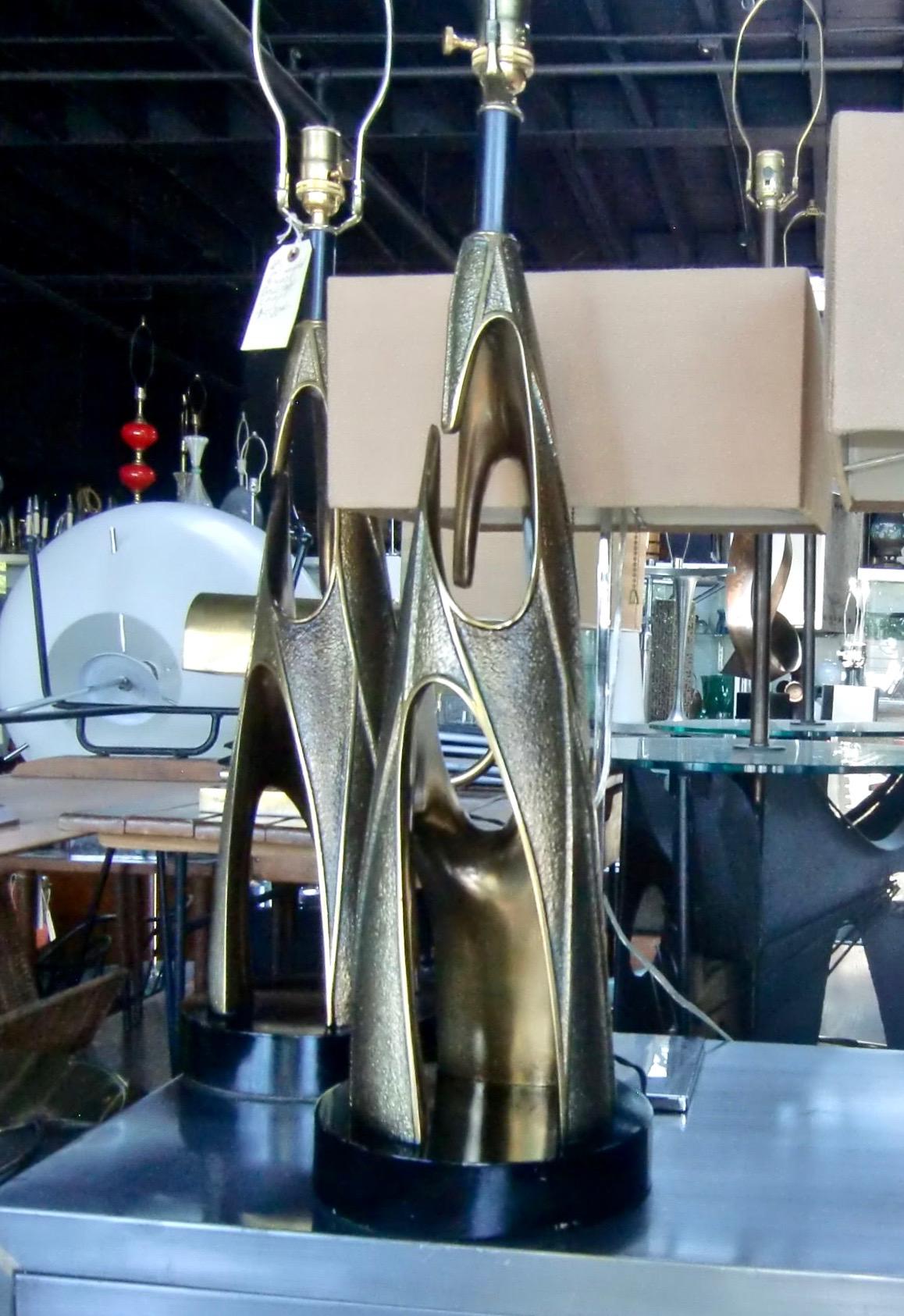 Monumental Pair of Maurizio Tempestini Bronze Resin Brutalist Table Lamps, 1960s 5
