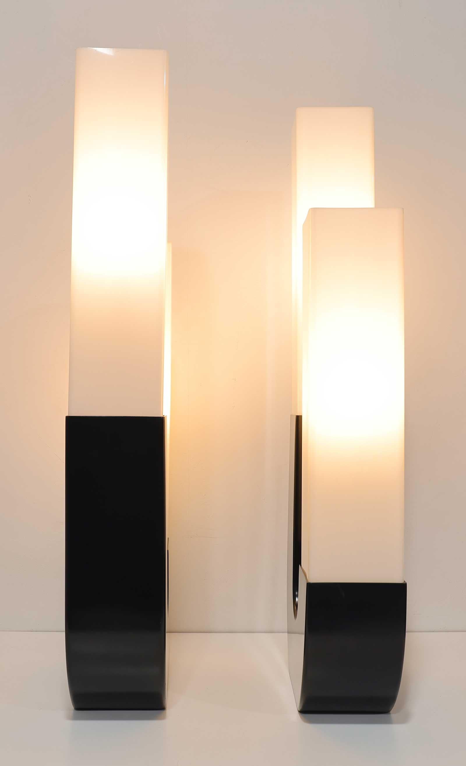 Mid-Century moderno Monumentale coppia di lampade scultoree Modeline in vendita