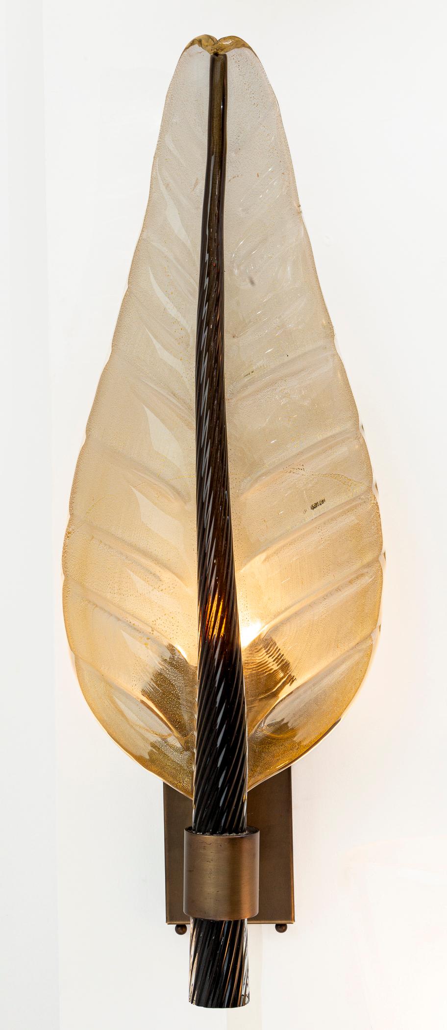 Monumentales Paar Murano Gold & Black Leaf Wall Lights, UL zertifiziert (21. Jahrhundert und zeitgenössisch) im Angebot
