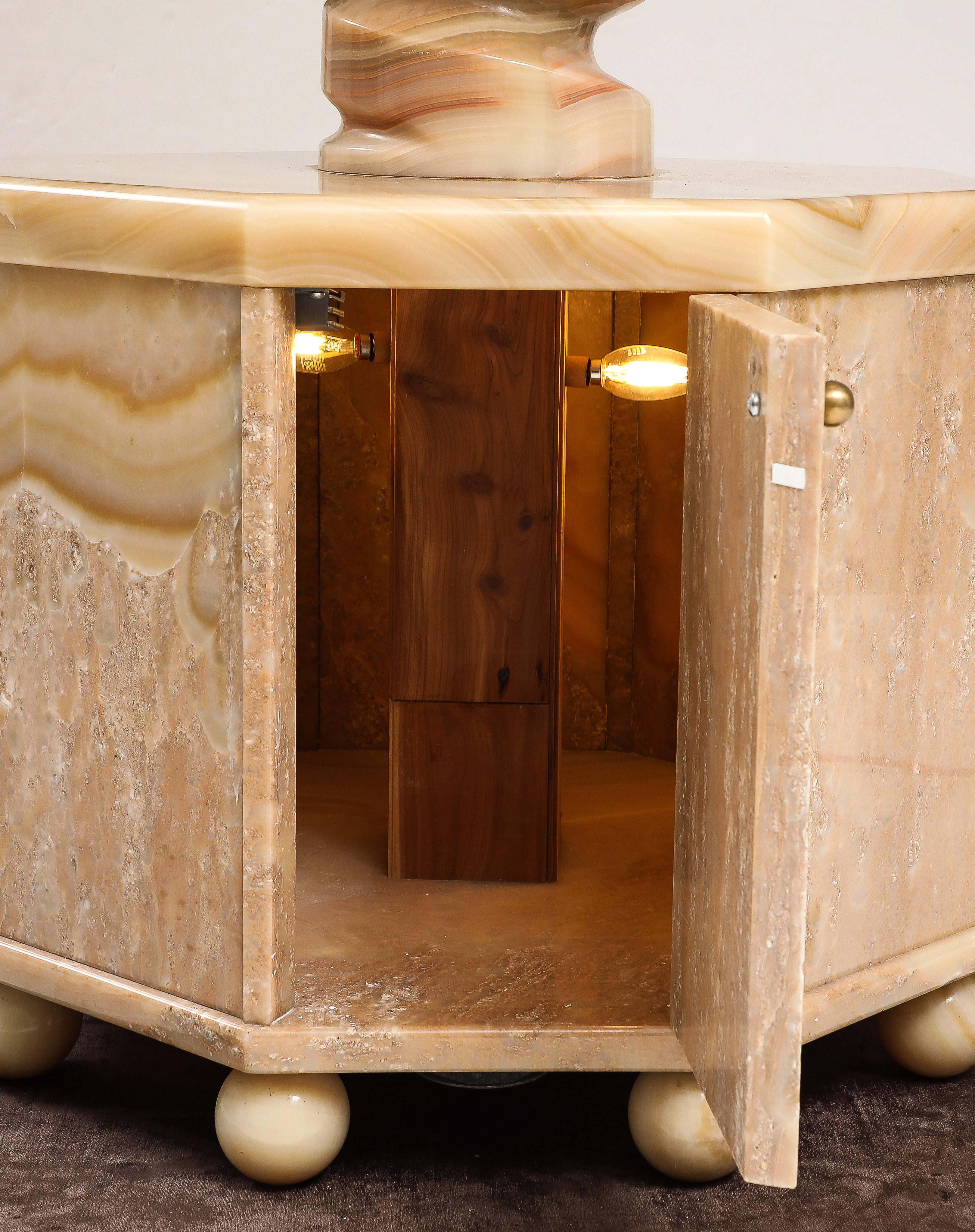 Pareja monumental de  Lámparas de pie Onyx en venta 3