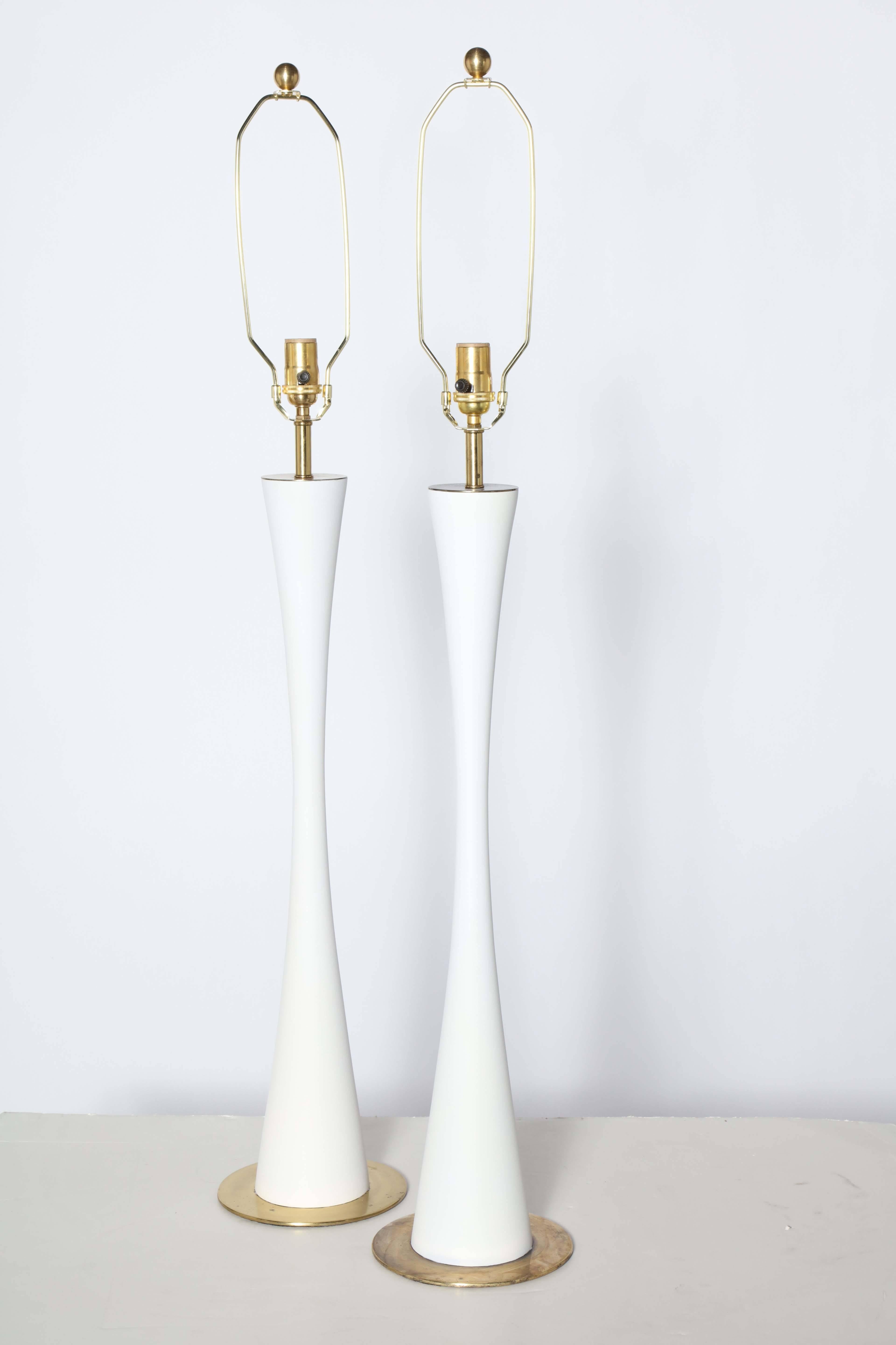 American Monumental Pair of Stewart Ross James for Hansen White Enamel Brass Table Lamps