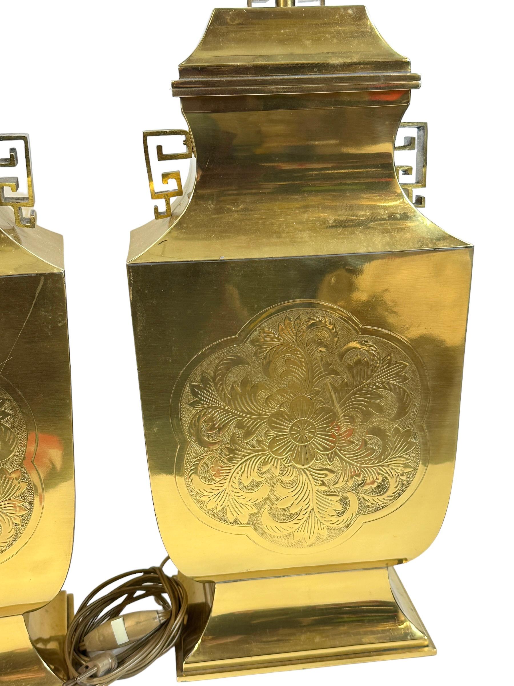 Monumental Pair of Table Lamps Gold Brass Pagoda Style with Shade Vintage, Italy For Sale 8