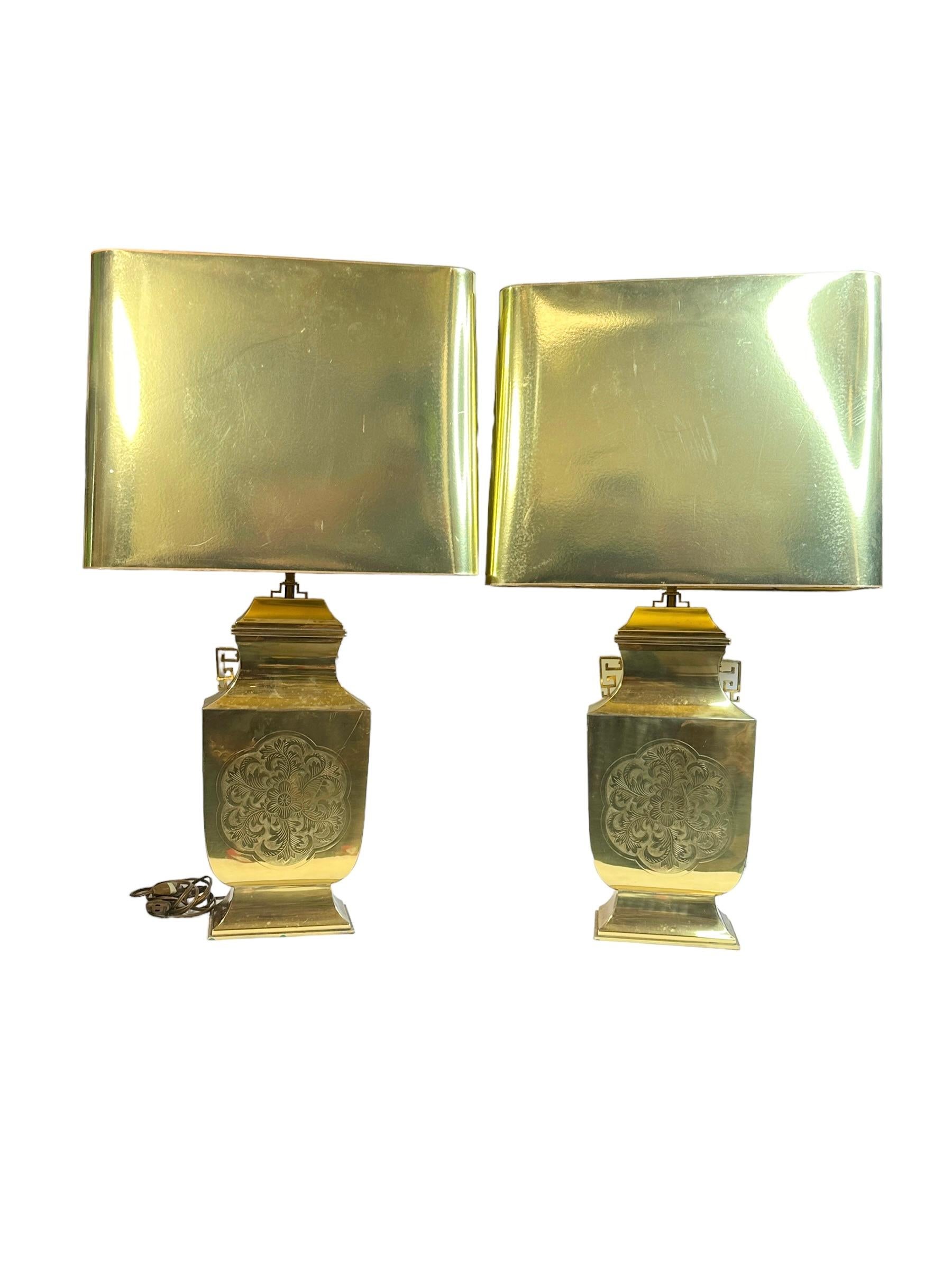 Hollywood Regency Monumental Pair of Table Lamps Gold Brass Pagoda Style with Shade Vintage, Italy For Sale