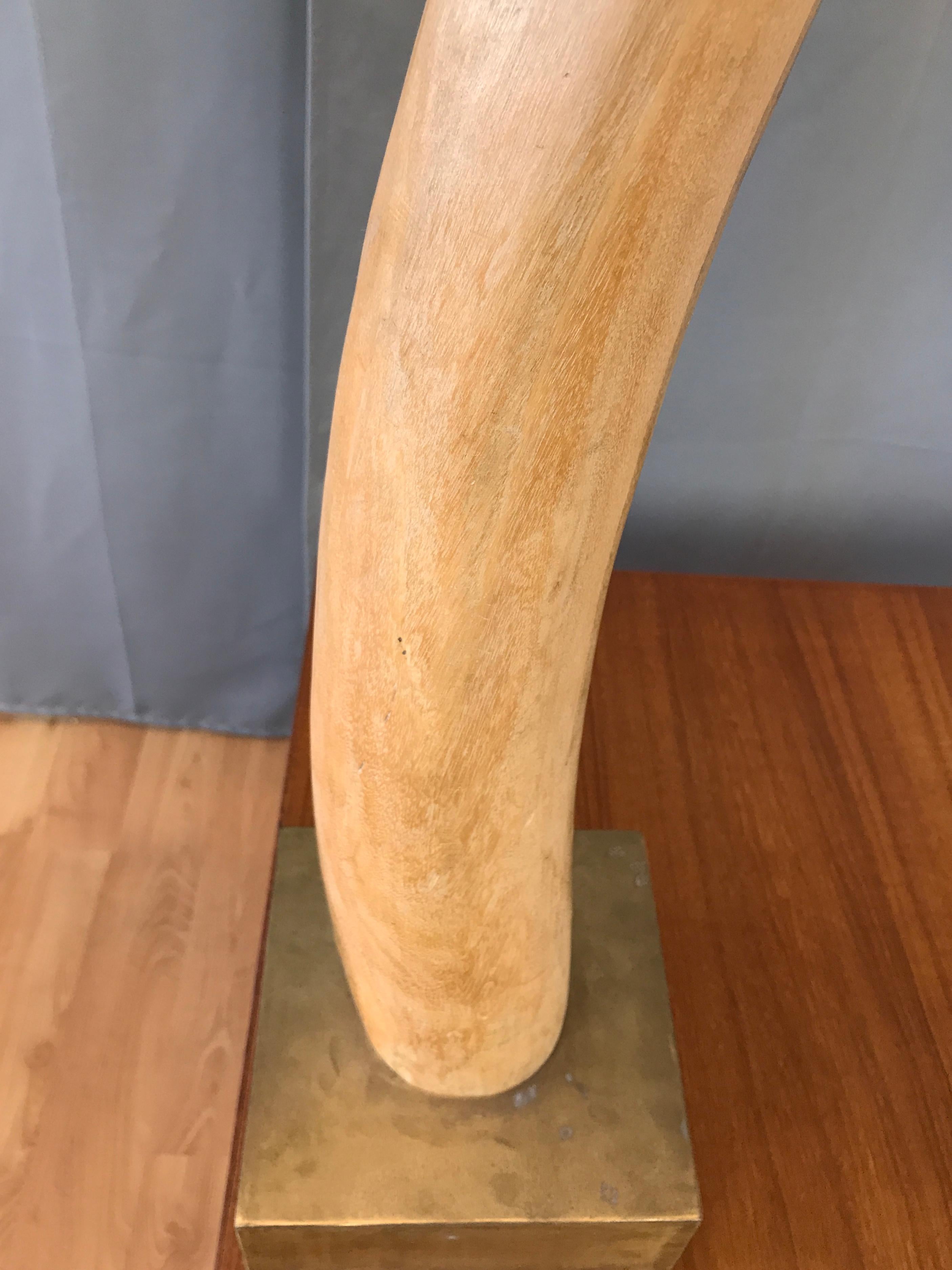 Monumental Pair of Tall geschnitzten Holz Elefanten Stoßzähne Messing Basen 3