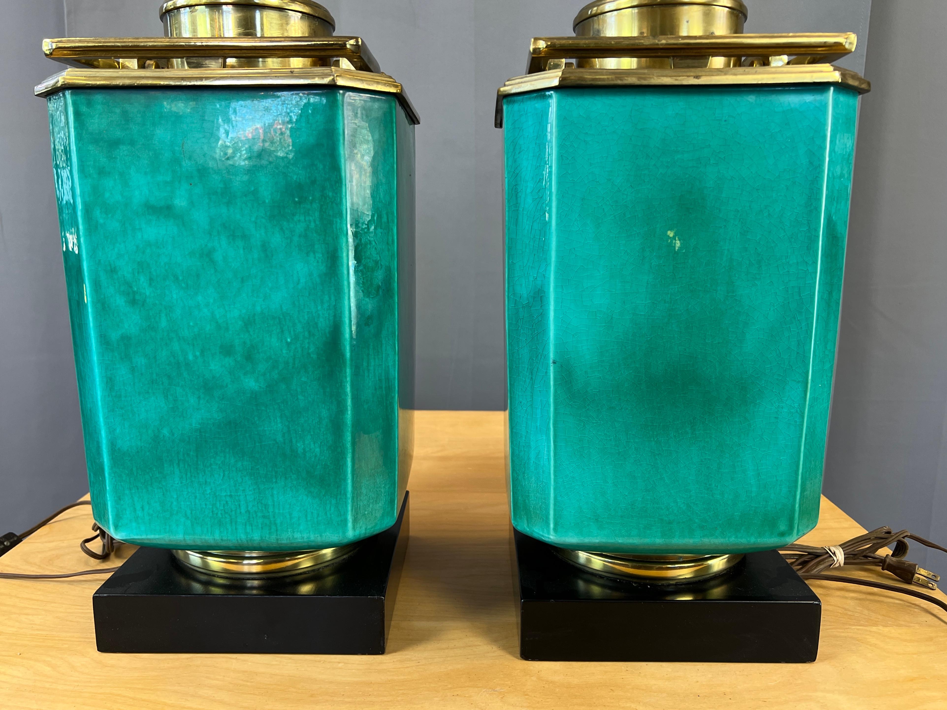 Monumentales Paar türkisfarbener und messingfarbener Tischlampen von Edwin Cole für Stiffel im Angebot 6