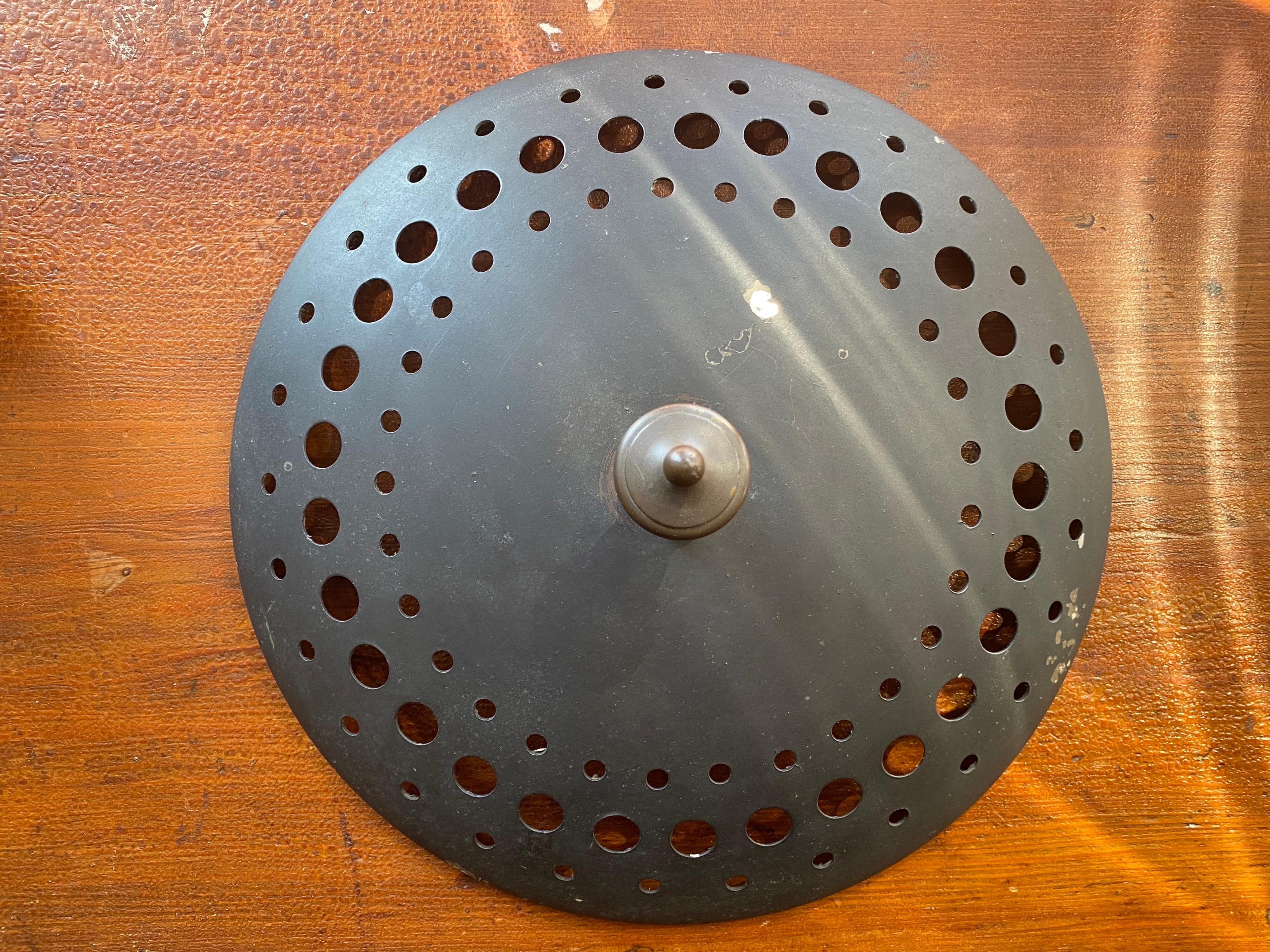 Coppia monumentale di lampade a uragano V-27 di John Vesey da Brook Astors Cove End in vendita 10