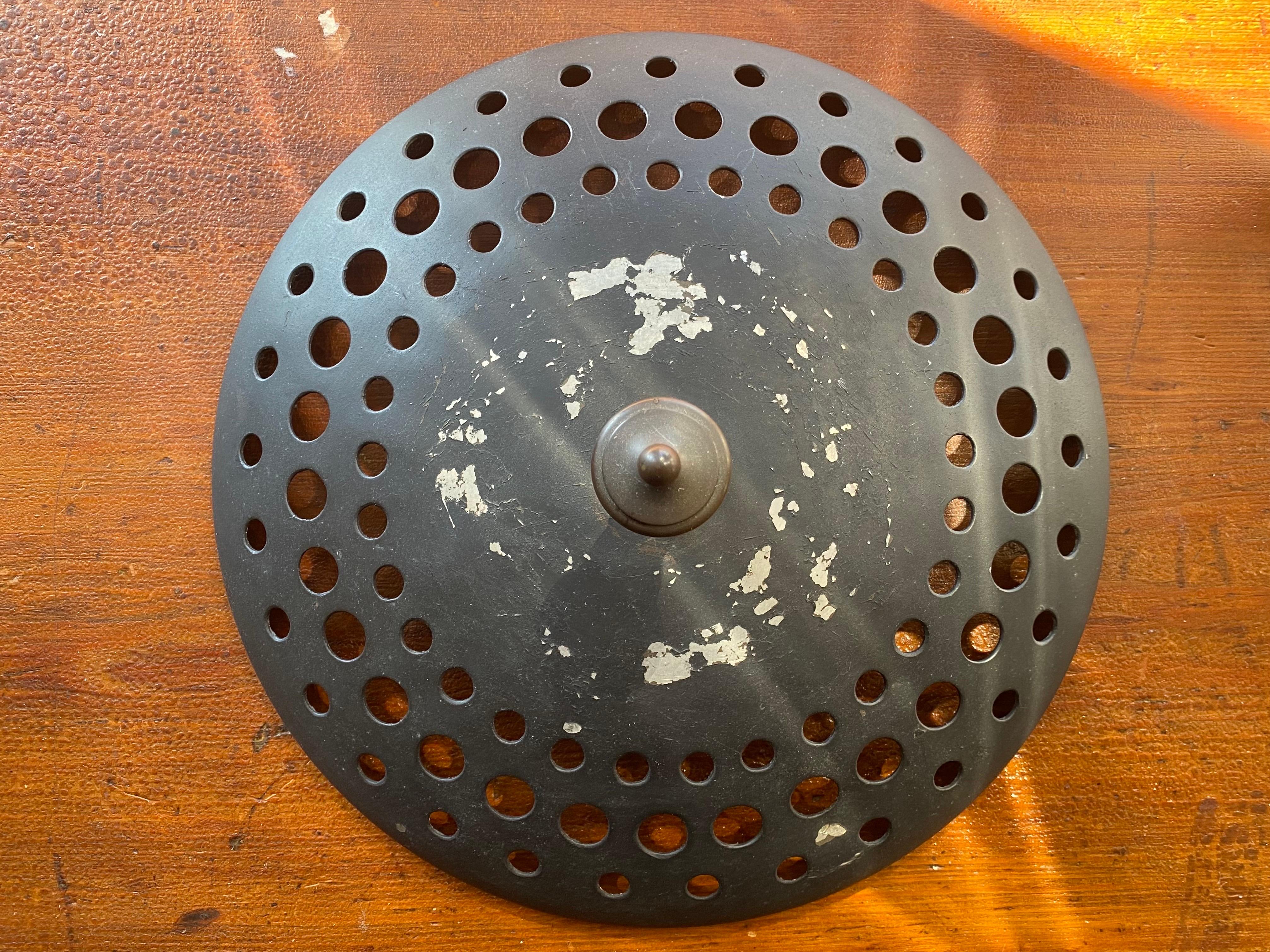 Coppia monumentale di lampade a uragano V-27 di John Vesey da Brook Astors Cove End in vendita 11