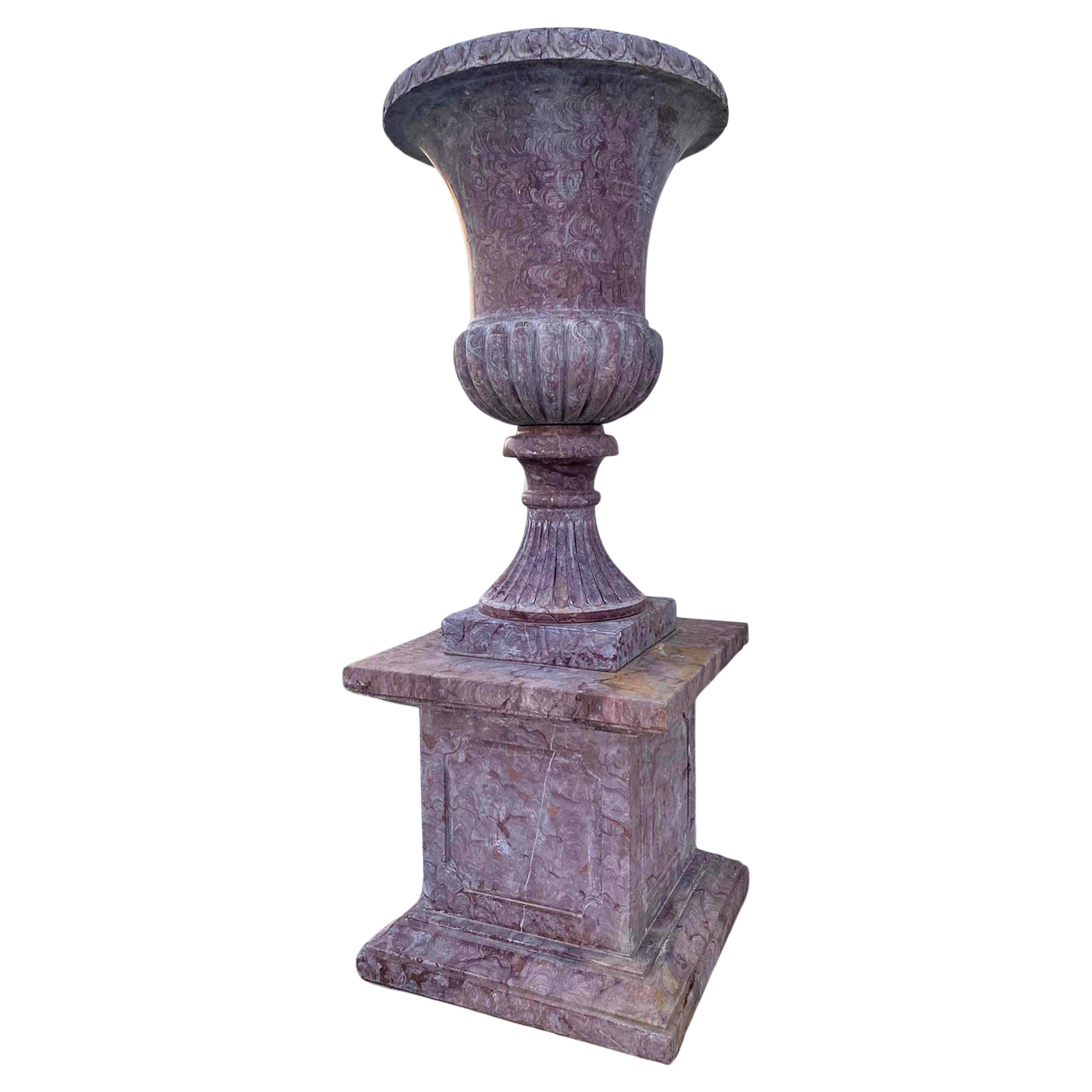 Monumentales Vasenpaar aus italienischem Lumachella-Marmor des frühen 20. Jahrhunderts, sehr selten (Moderne) im Angebot