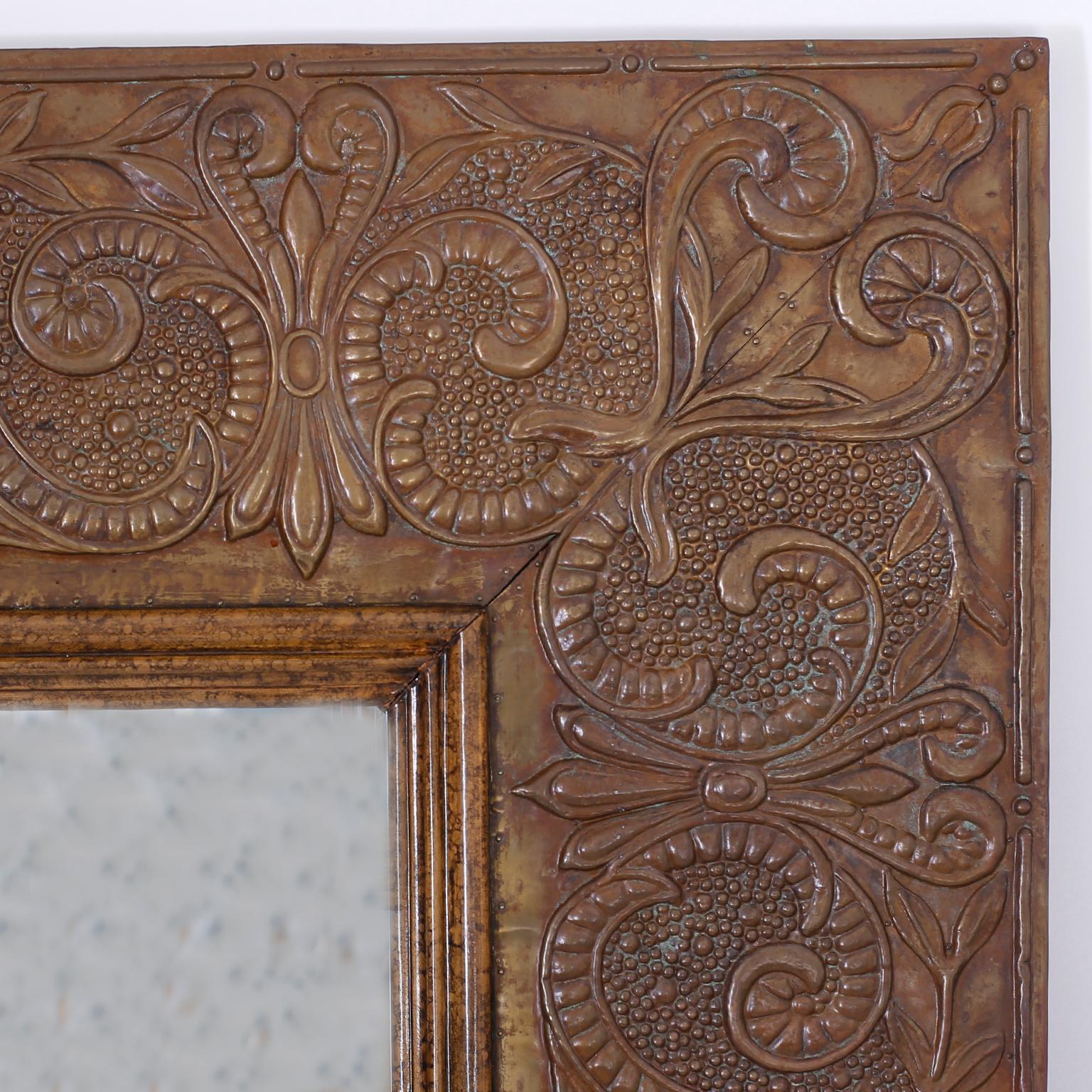Anglo-indien Paire monumentale de très grands miroirs muraux en bronze en vente