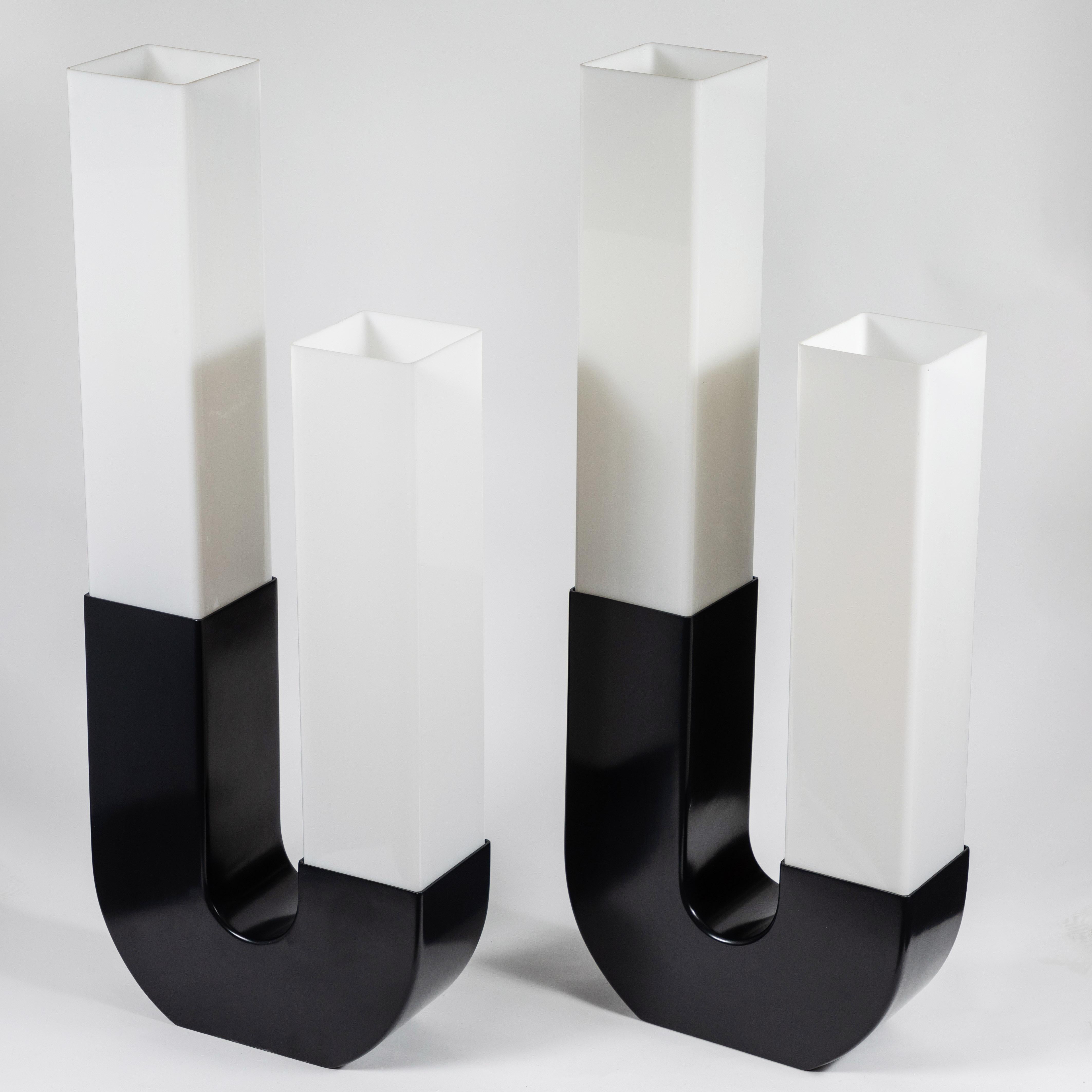 Monumental Pair of Wood and Resin Lamps by Modline, 1960s In Good Condition For Sale In Pasadena, CA