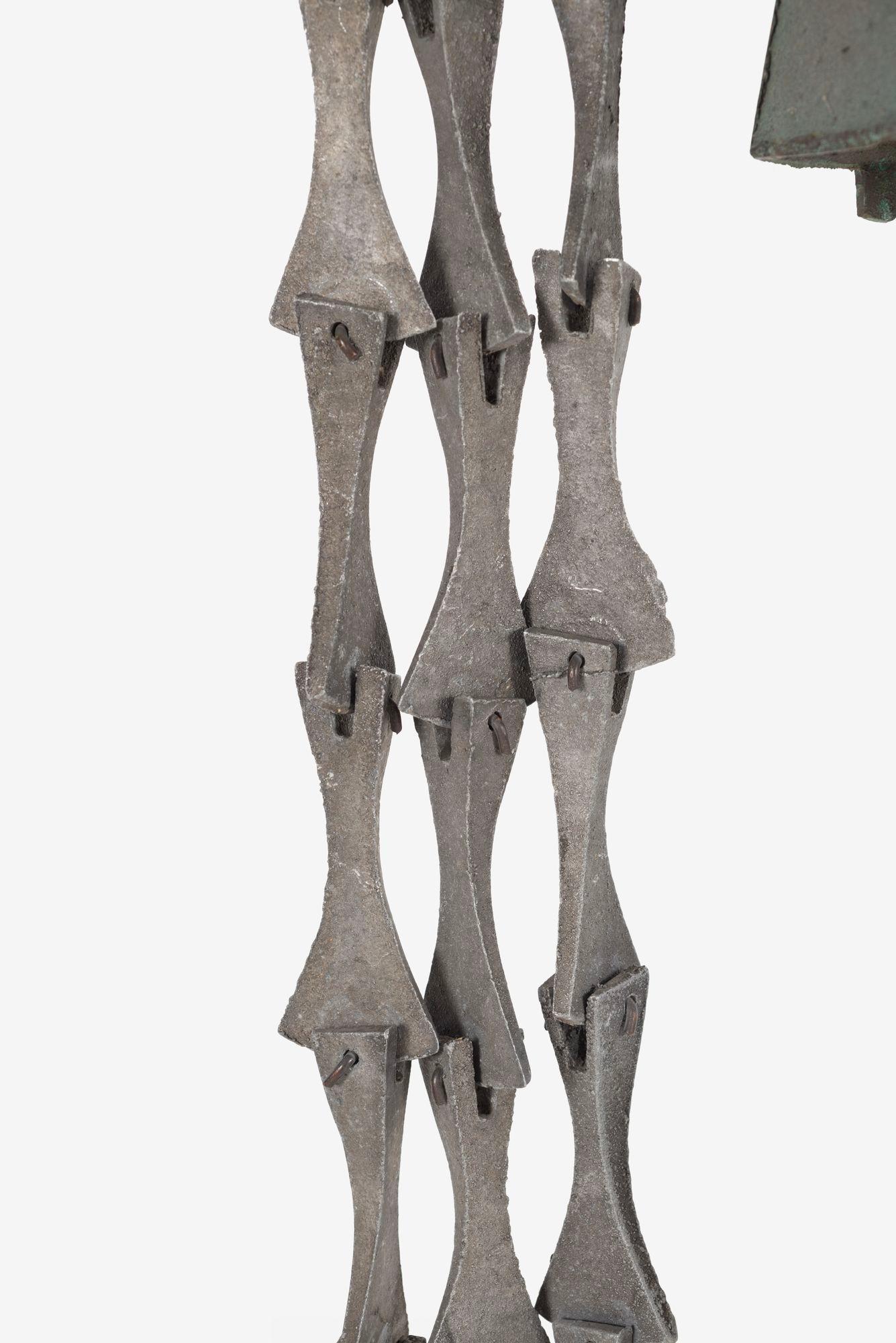 Monumental Paolo Soleri Brutalist Bronze Bell, Cast Aluminum Sculptural Spine In Good Condition For Sale In Chicago, IL