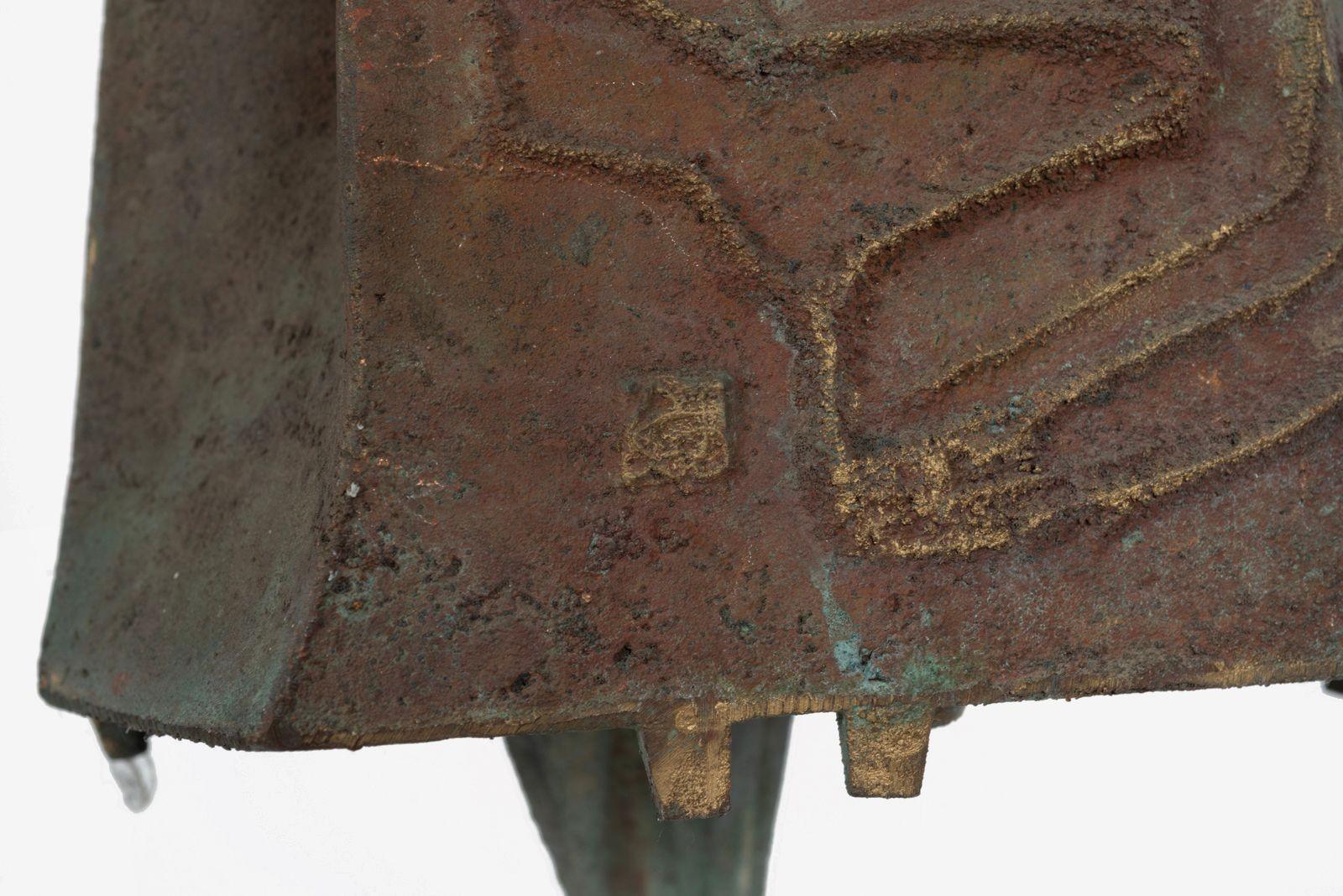 Campana monumentale in bronzo brutalista di Paolo Soleri con colonna vertebrale in alluminio fuso, 1960 in vendita 1
