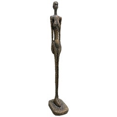 Sculpture monumentale en fibre de verre patinée Style Alberto Giacometti