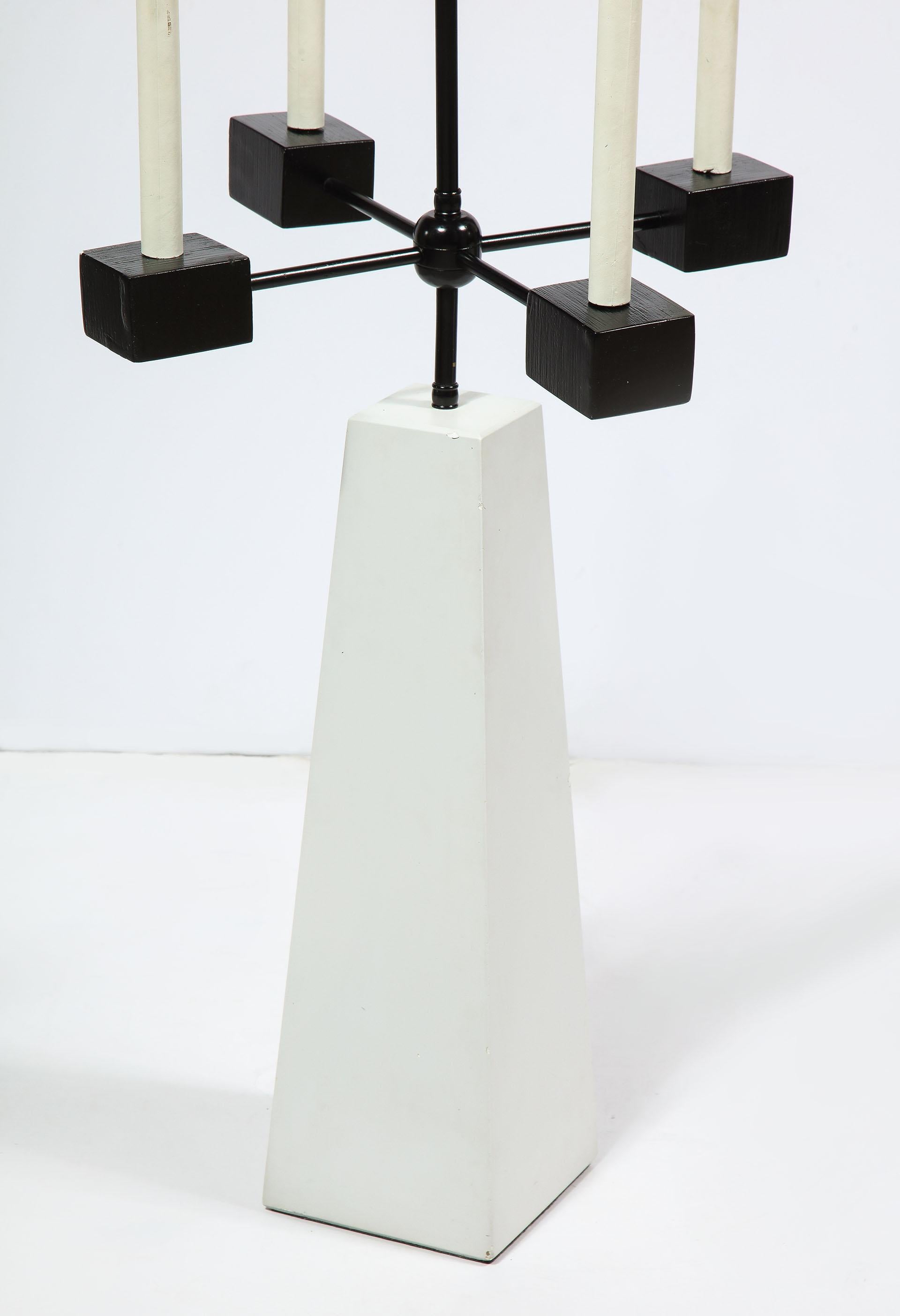 Monumentale Gipslampe im Stil von Tommy Parzinger (20. Jahrhundert) im Angebot