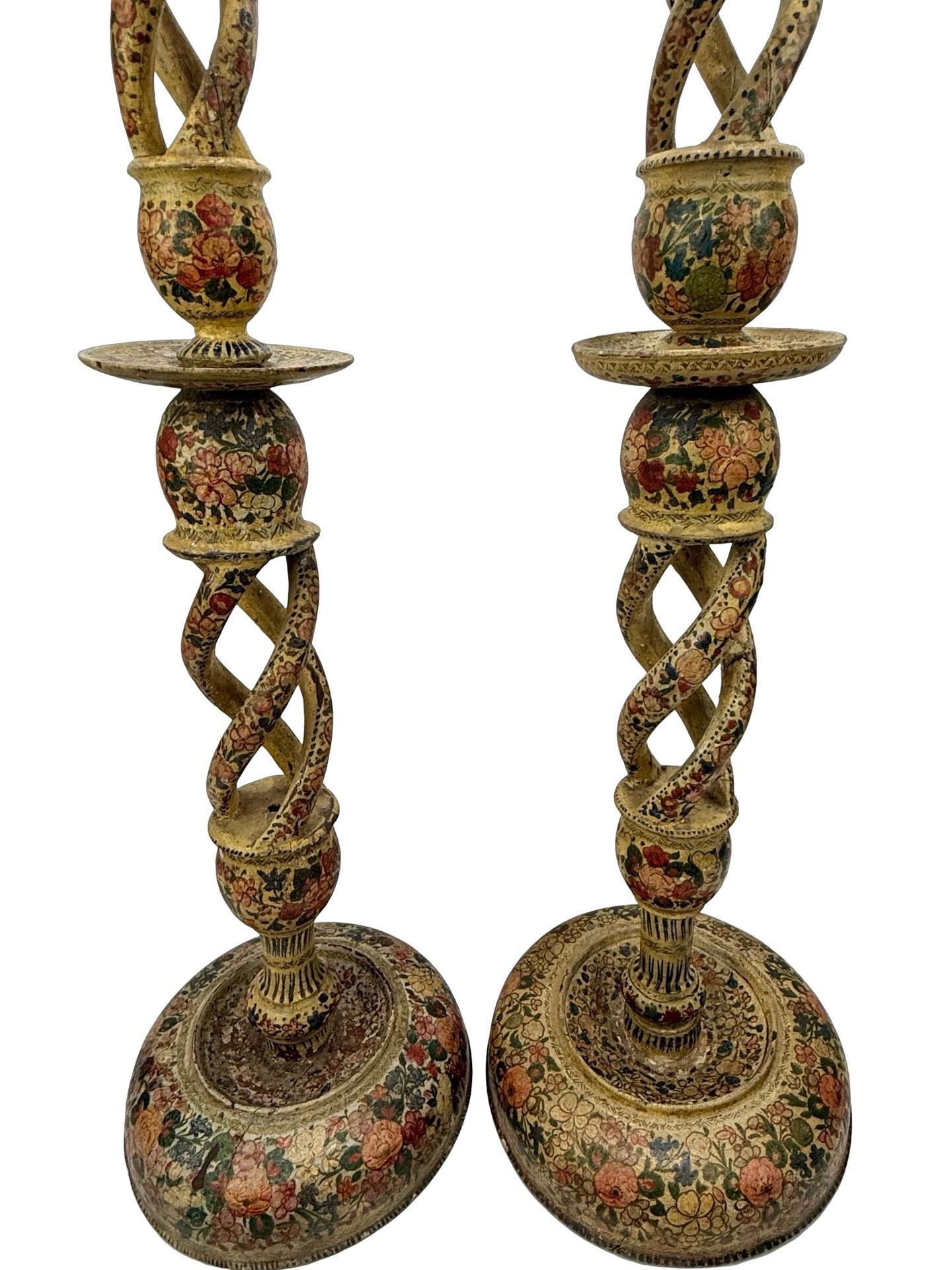 Chandeliers de sol monumentaux en papier mâché laqué du Cachemire, Pr. 19e siècle en vente 3