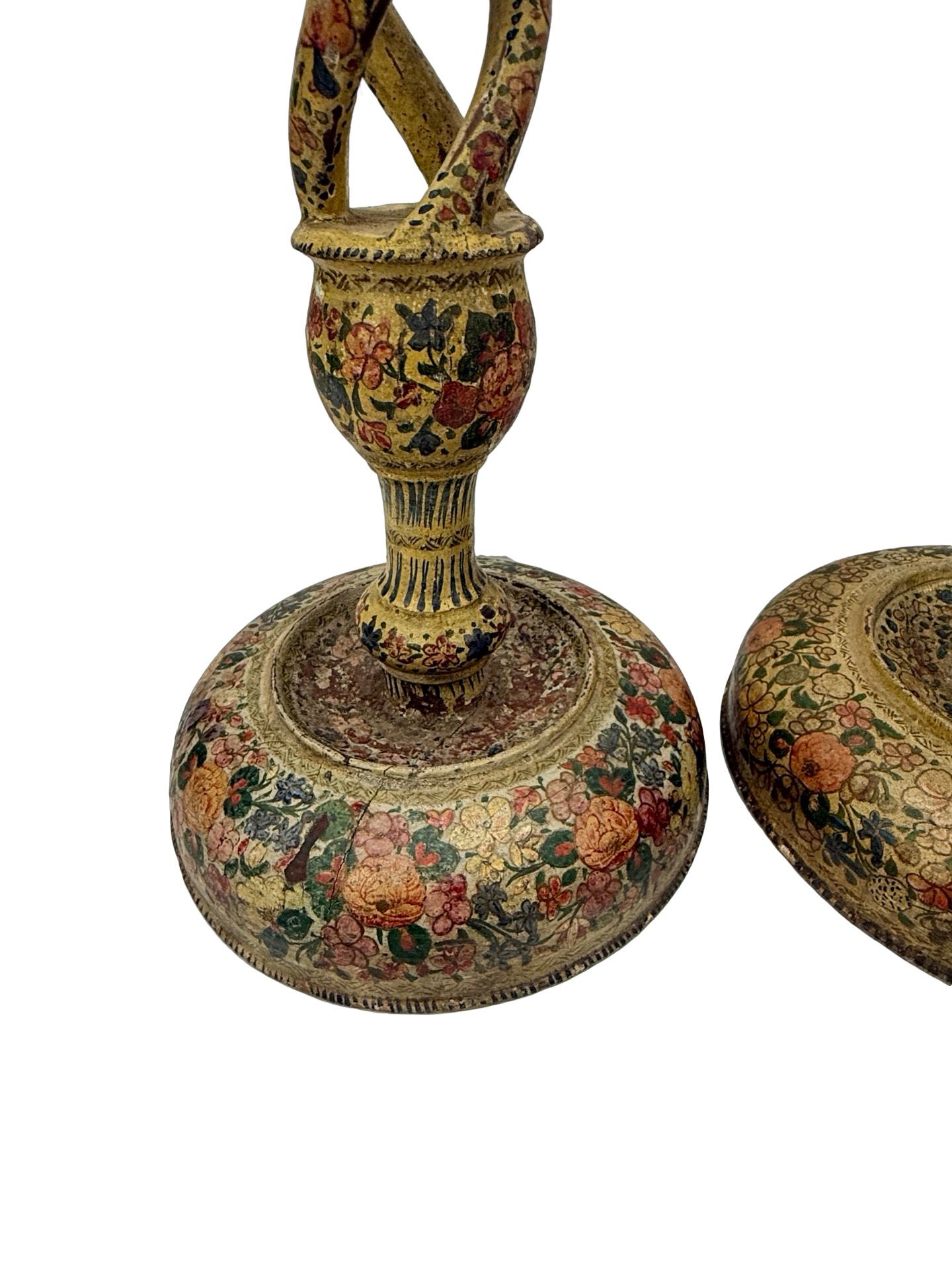 Chandeliers de sol monumentaux en papier mâché laqué du Cachemire, Pr. 19e siècle en vente 4