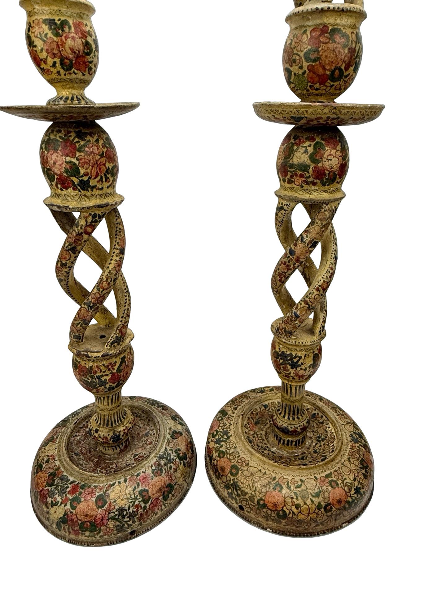 Chandeliers de sol monumentaux en papier mâché laqué du Cachemire, Pr. 19e siècle en vente 1