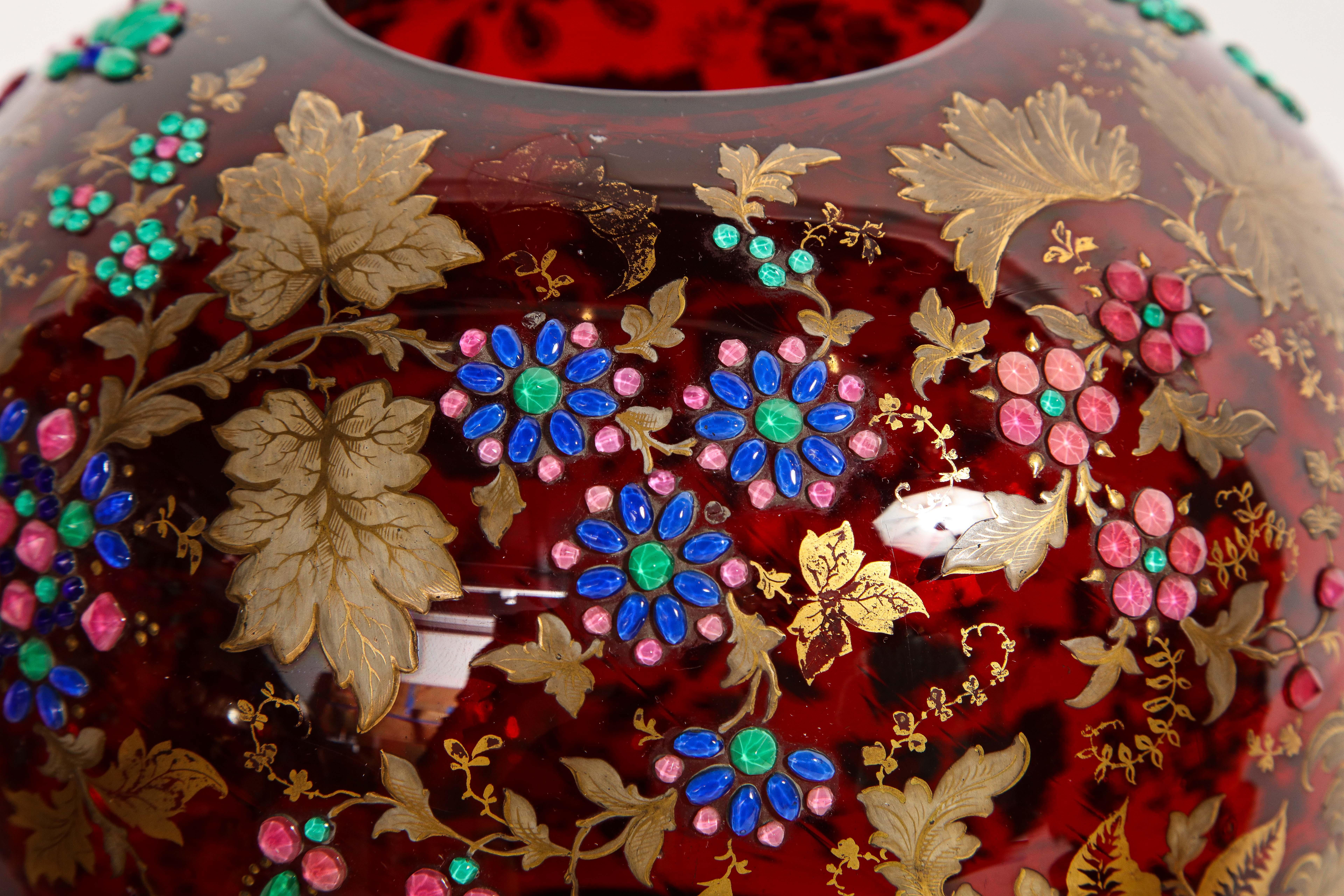 Monumentale Pr Moser juwelenbesetzte Rubin-rote Overlay-Vasen, zweiteilig, 24k Gold, emaillierte Vasen im Angebot 7