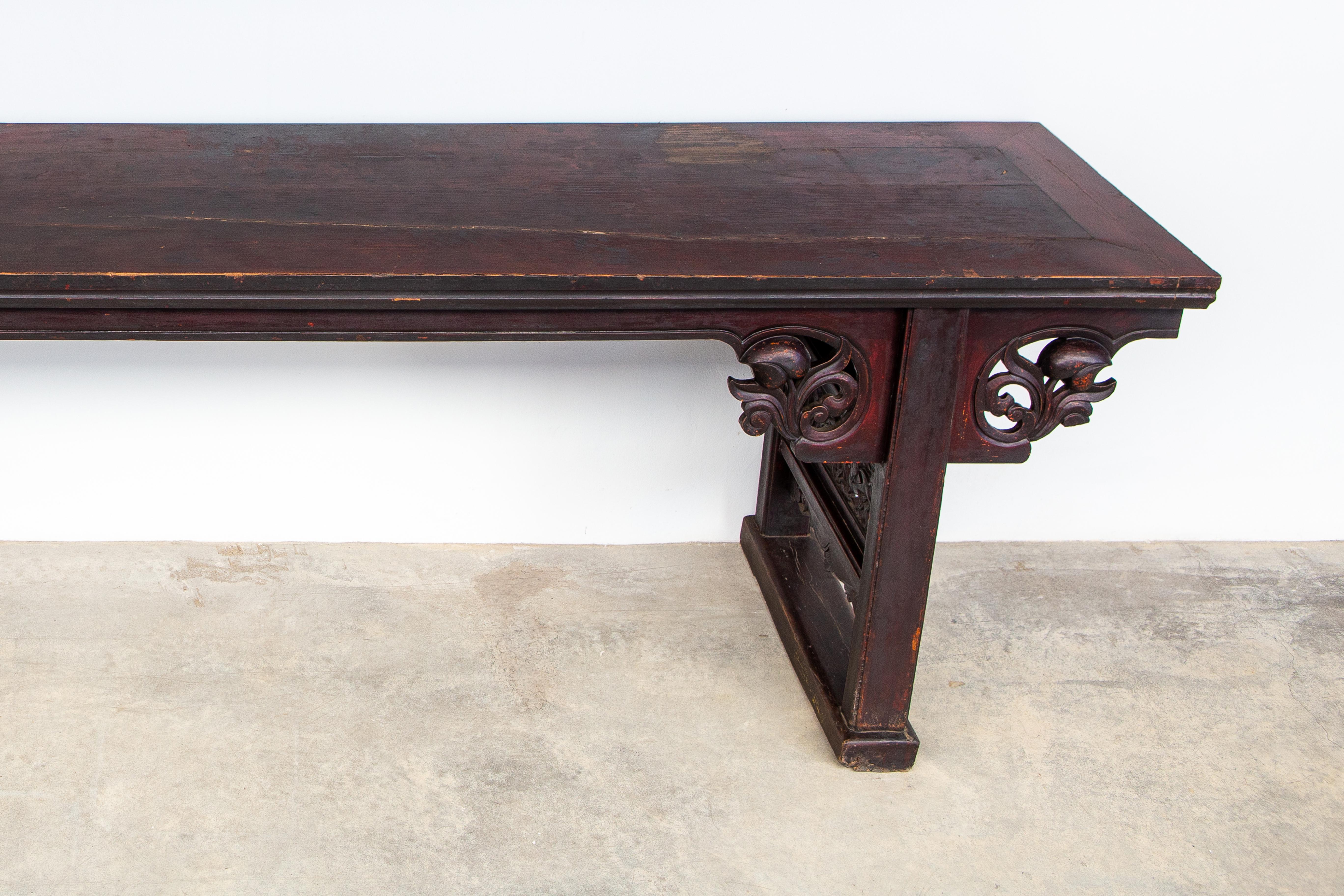Monumental Qing Dynasty Altar Table In Good Condition In Chicago, IL