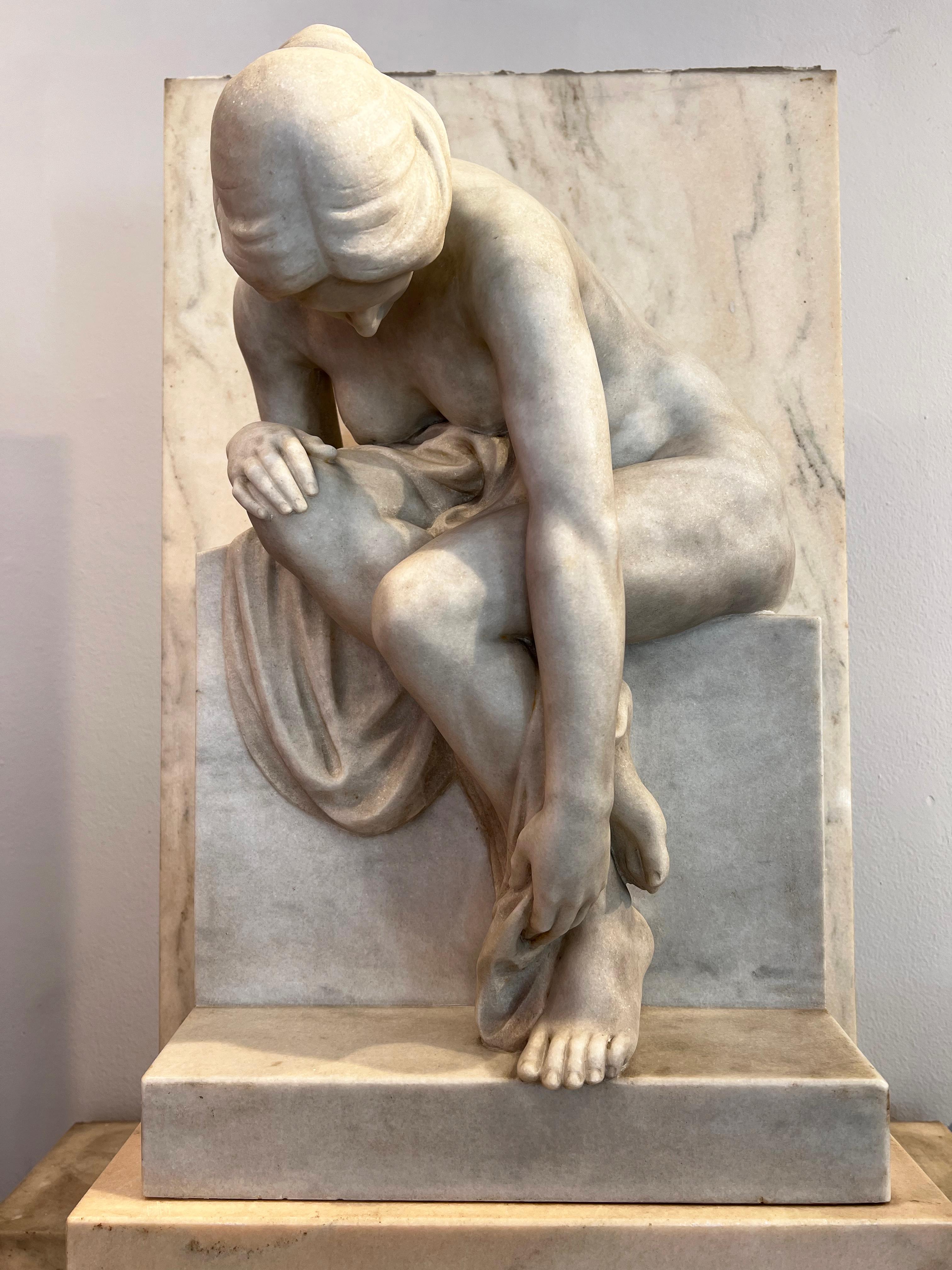 Monumentaler Marmorbrunnen mit Skulptur einer Frau. Paris/Budapest, 1929 10